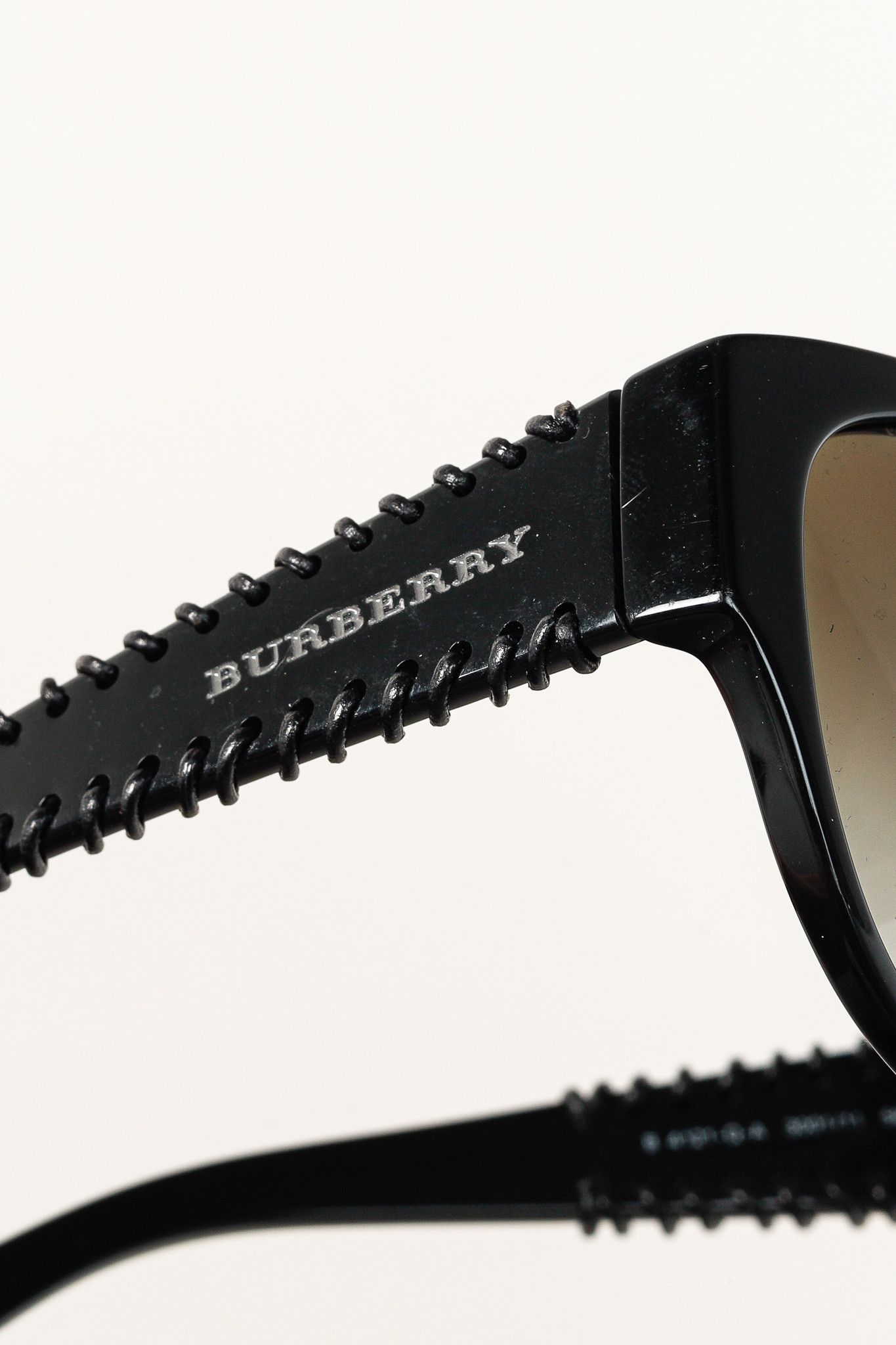 Burberry Burberry SS/12 B-4121-Q-A Cat Eye Whipstitch Sunglasses Size ONE SIZE - 6 Thumbnail