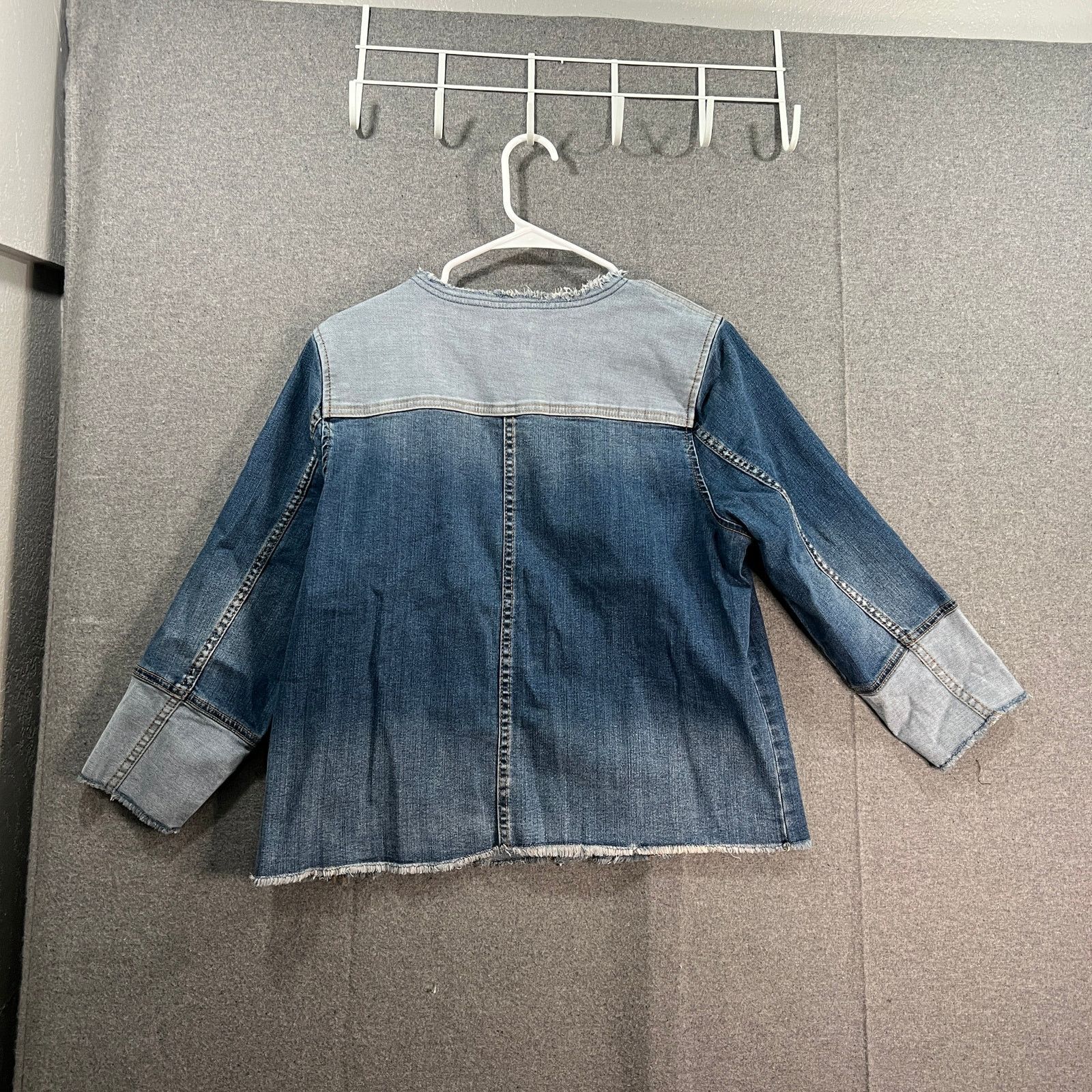 Other LOGO by Lori Goldstein Jeans Jacket Womens Size M / US 6-8 / IT 42-44 - 2 Thumbnail