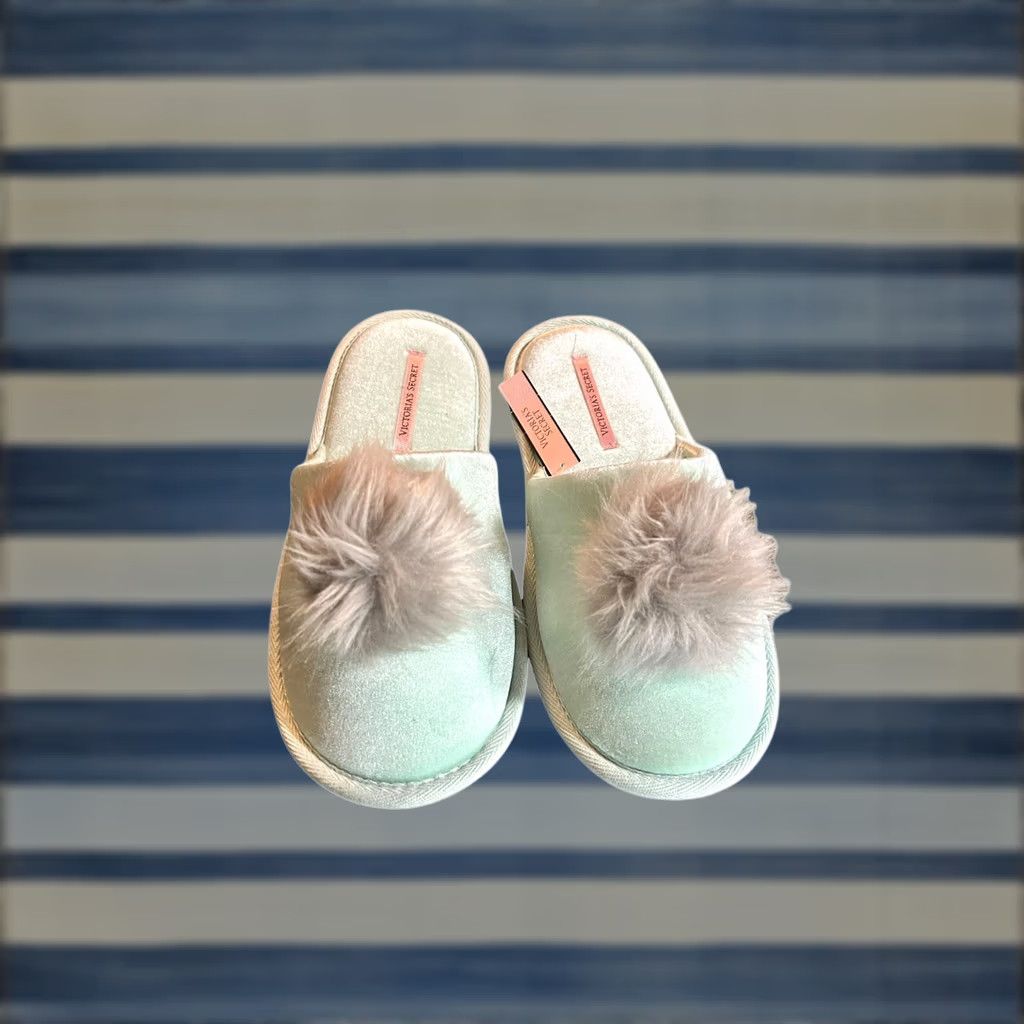 Victoria's Secret Victoria's Secret Slippers Mint Green Women LG 9/10 Gray Faux Fur Pom-Pom NWT Slippers Womens Size ONE SIZE - 1 Thumbnail