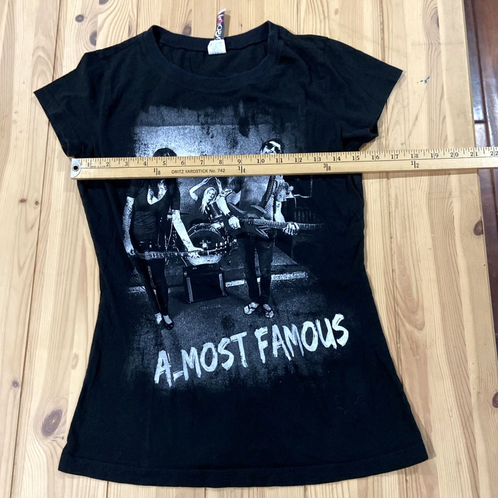Almost Famous Almost Famous Black Short Sleeve M Women’s Shirt Grunge Colorful Casual Mens? No, keep as Women’s Shirt M Black Grunge 90s? Size M / US 6-8 / IT 42-44 - 7 Thumbnail