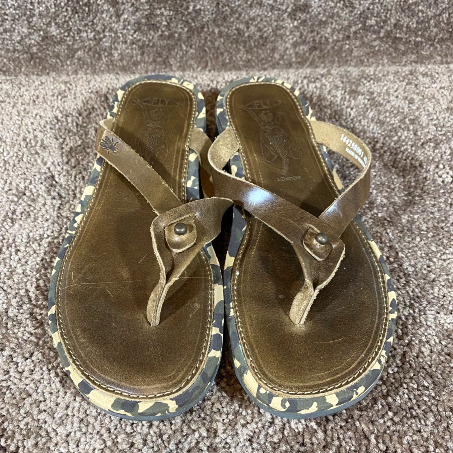 Fly London Fly London Womens Sandal Flip Flop Brown Leather Strap Size 40 US 9-9.5 Buckle Logo Wedge Straps Casual Shoes Size US 9 / IT 39 - 4 Thumbnail