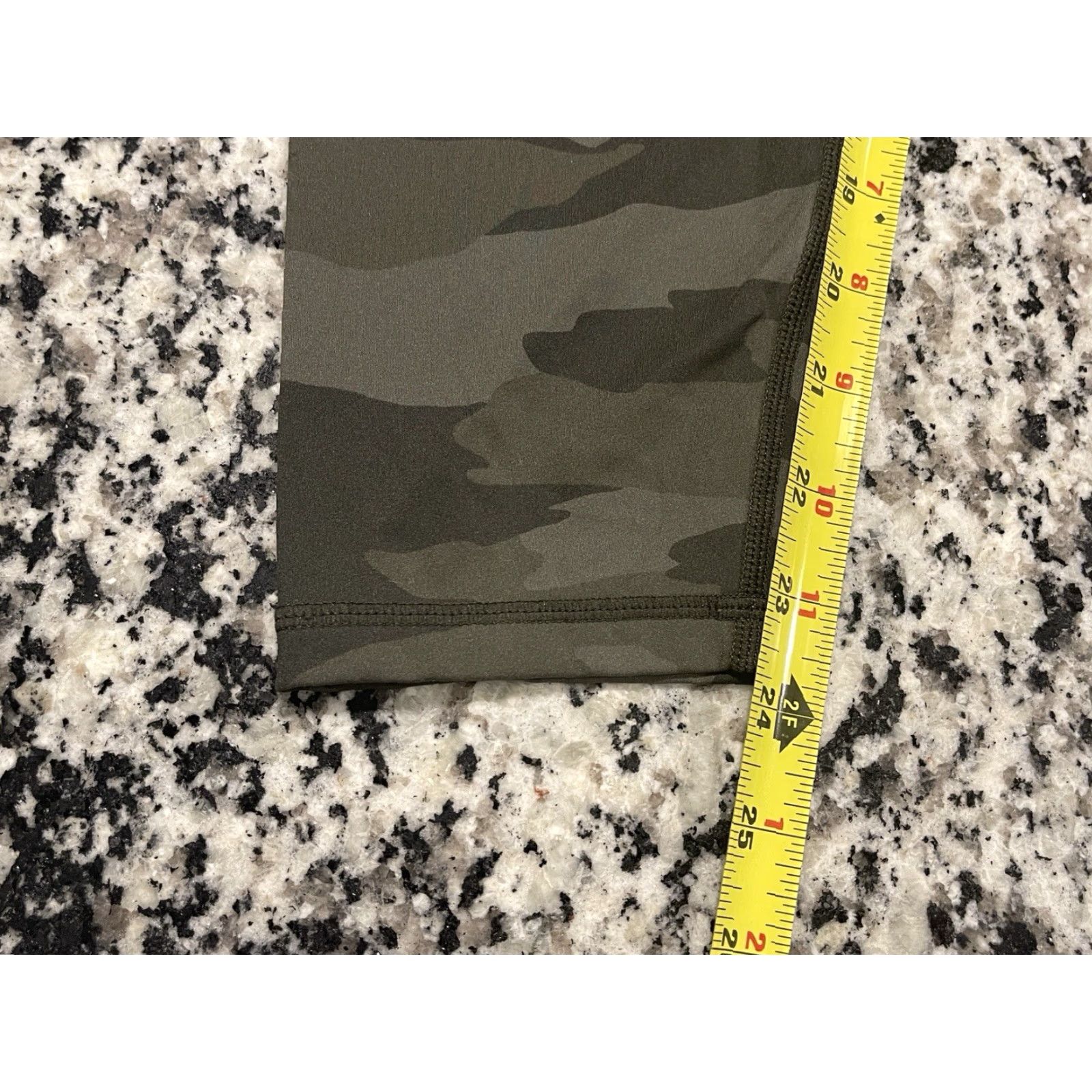 Sweaty Betty VINTAGE Sweaty Betty Power 7/8 Length Leggings/Pants Womens 10 Green Camo Size 32" / US 10 / IT 46 - 5 Thumbnail