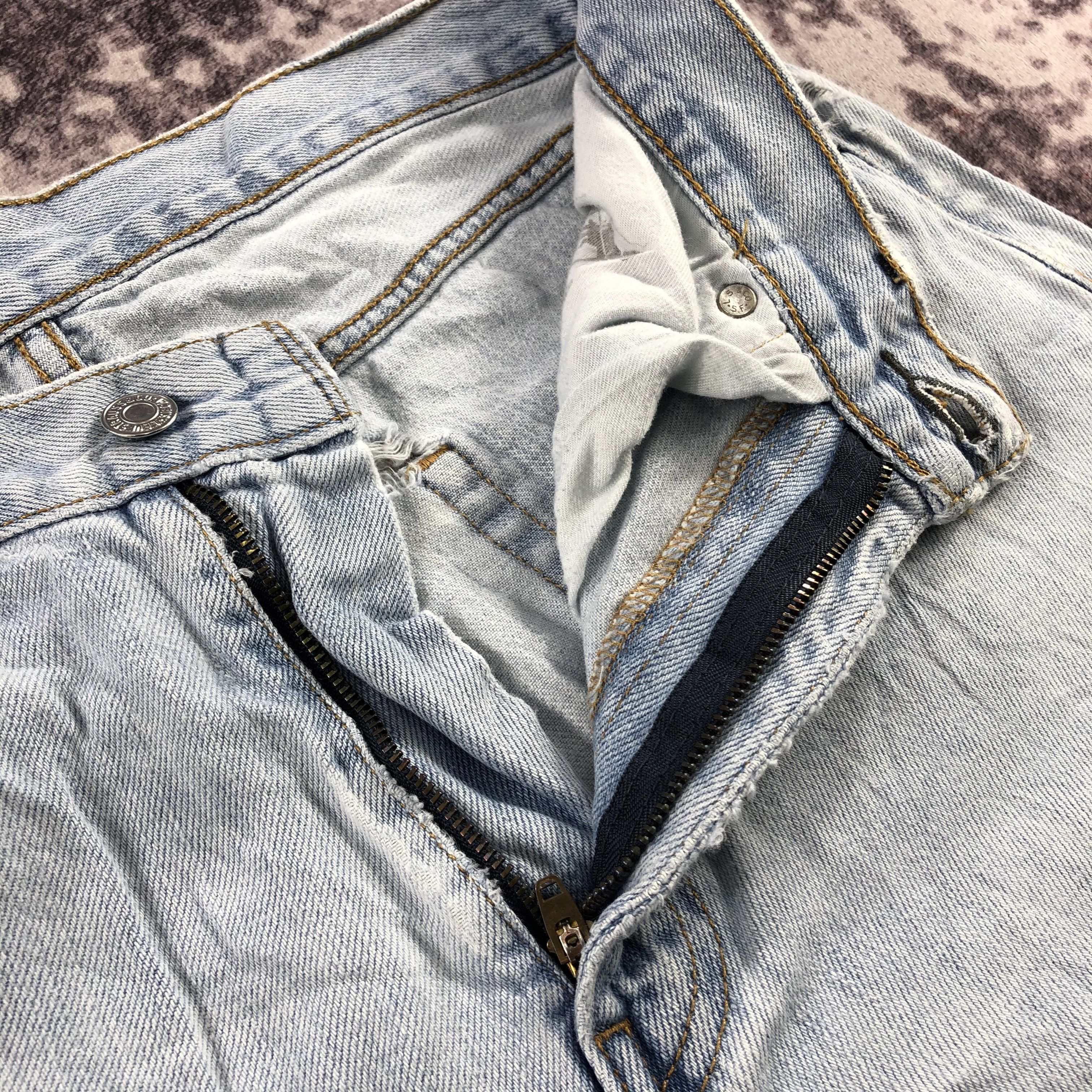 Levi's × Vintage 90s Vintage Light Wash Levis Jeans-JM2993 Size US 31 - 10 Thumbnail