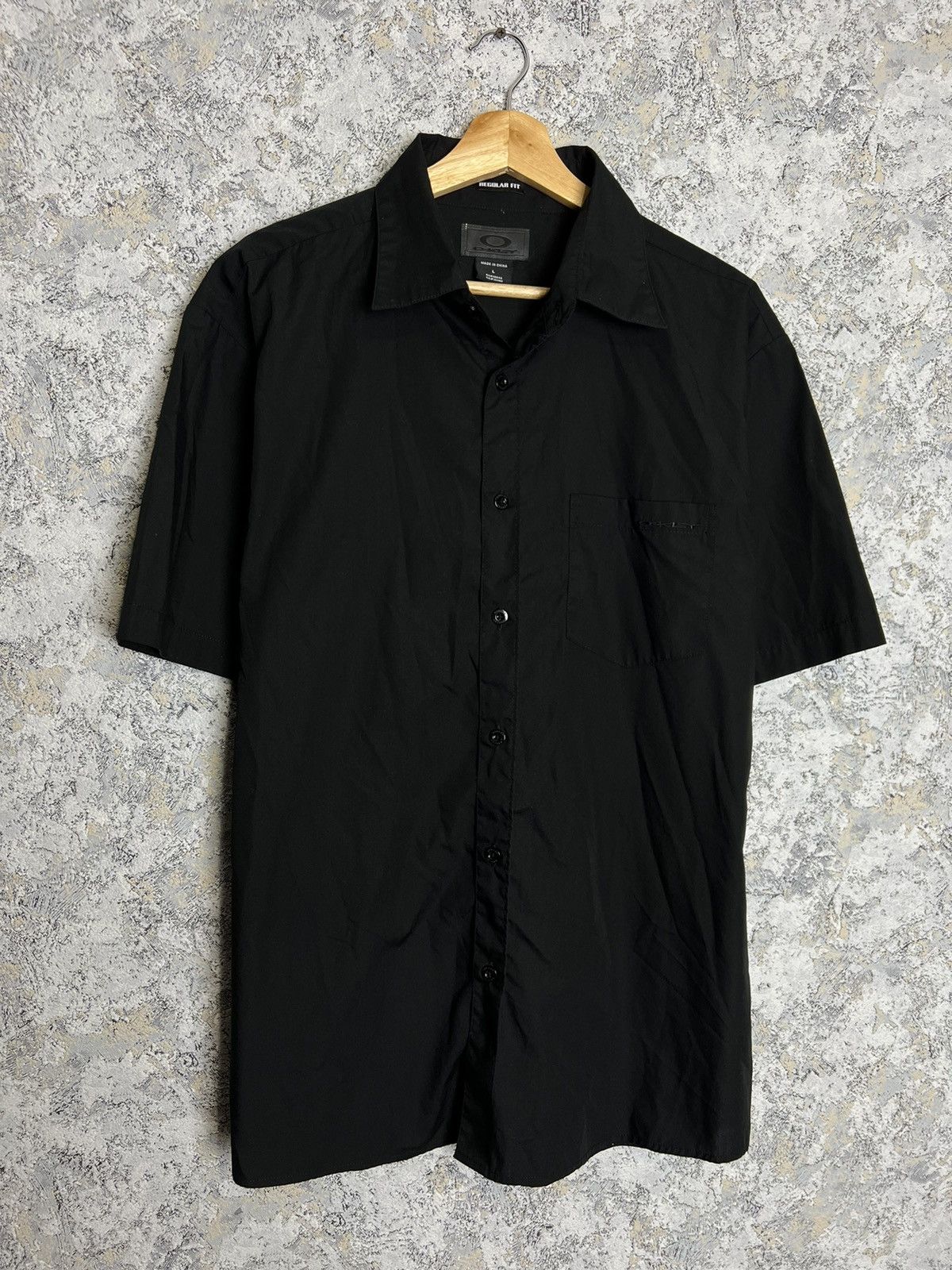 Oakley Vintage Oakley Button Up Shirt Black Man’s Size US M / EU 48-50 / 2 - 1 Thumbnail