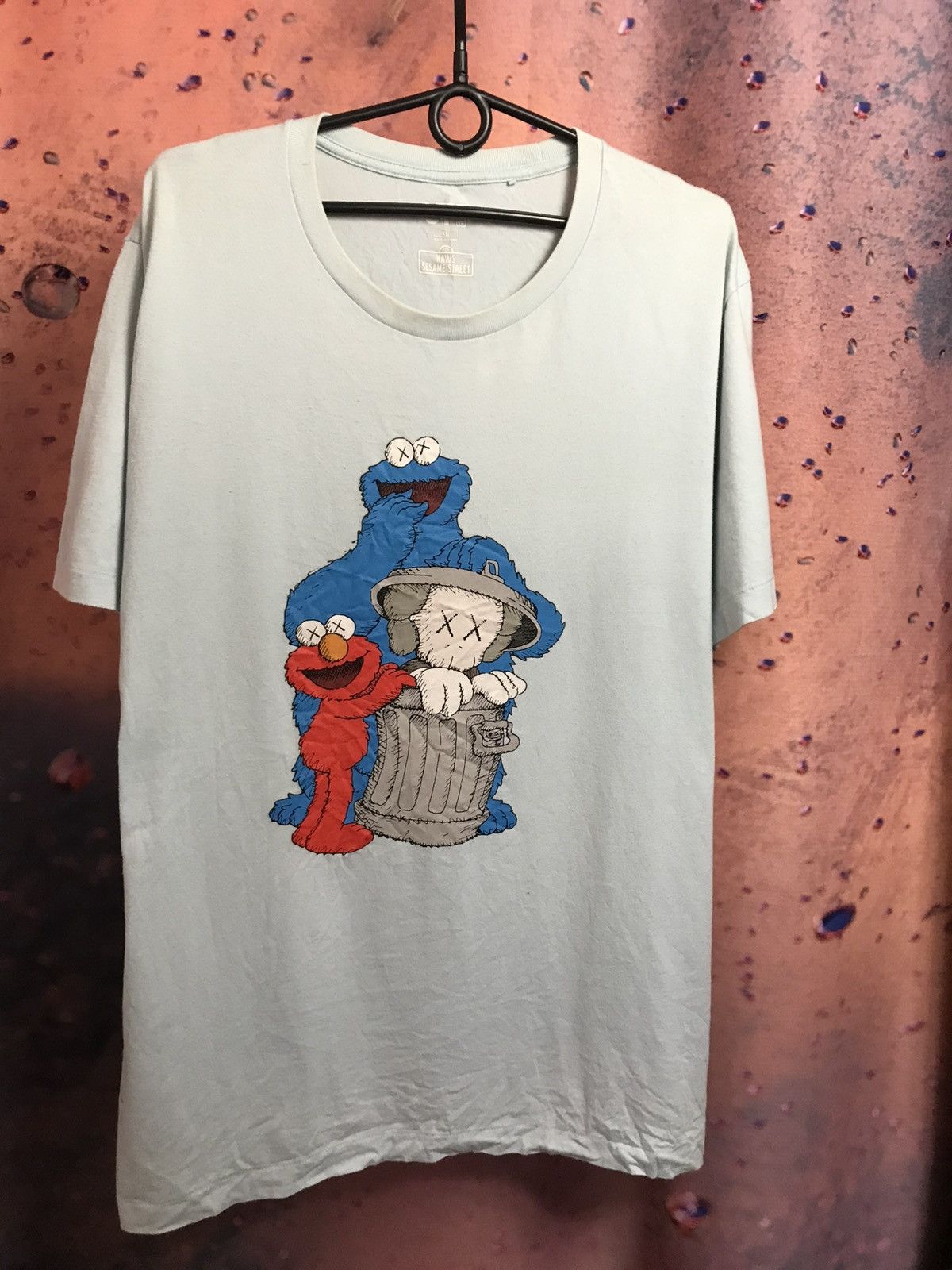 Kaws × Uniqlo Laws x Uniqlo streetwear tee Size US XL / EU 56 / 4 - 2 Thumbnail