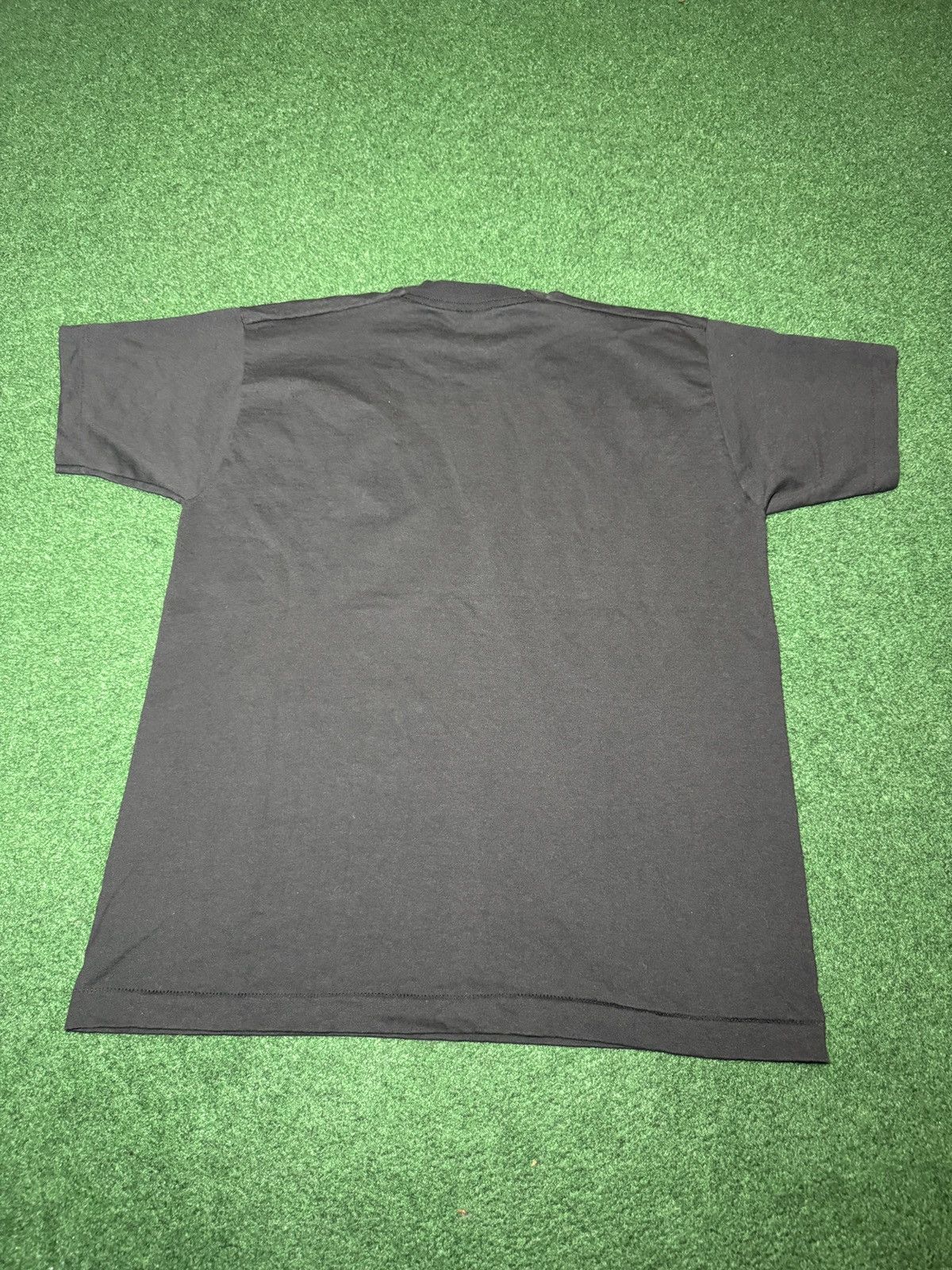 Vintage Vintage 90s Elvis Presley Graceland Retro Big Face T Shirt Size US L / EU 52-54 / 3 - 3 Thumbnail