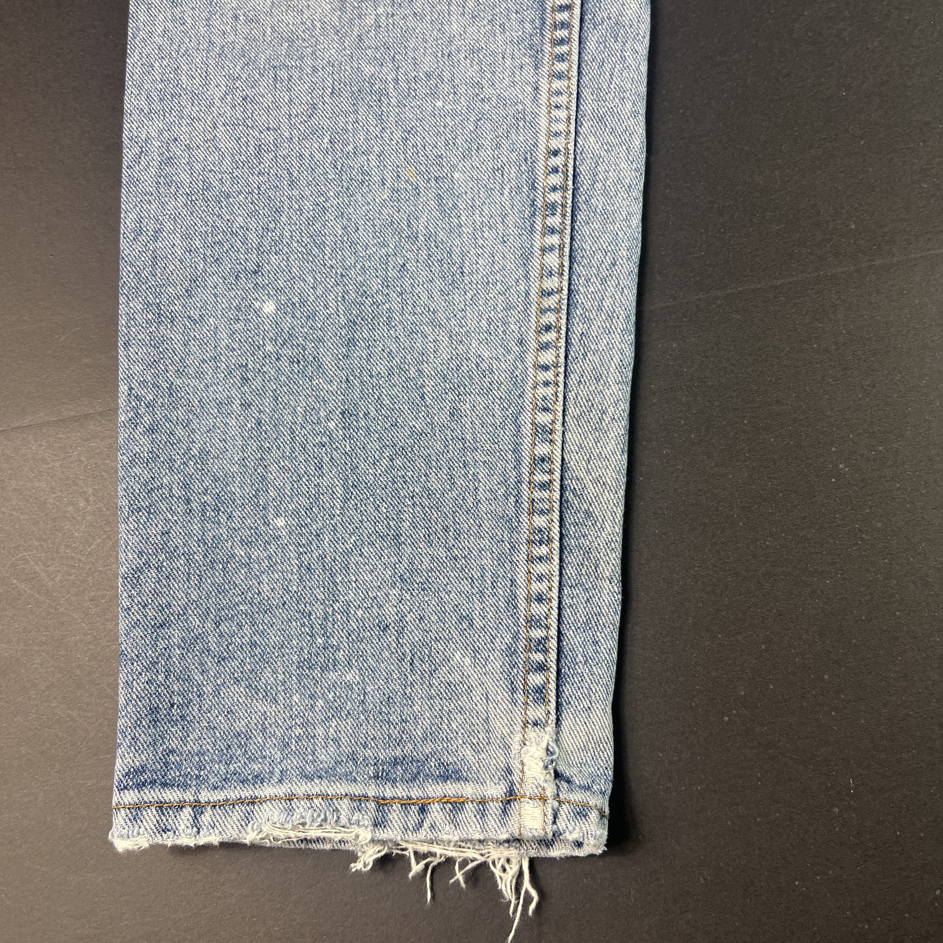 Levi's VTG 90s Levi's Jean 550 Relaxed Tapered Blue Thrashed Denim Size US 31 - 4 Thumbnail