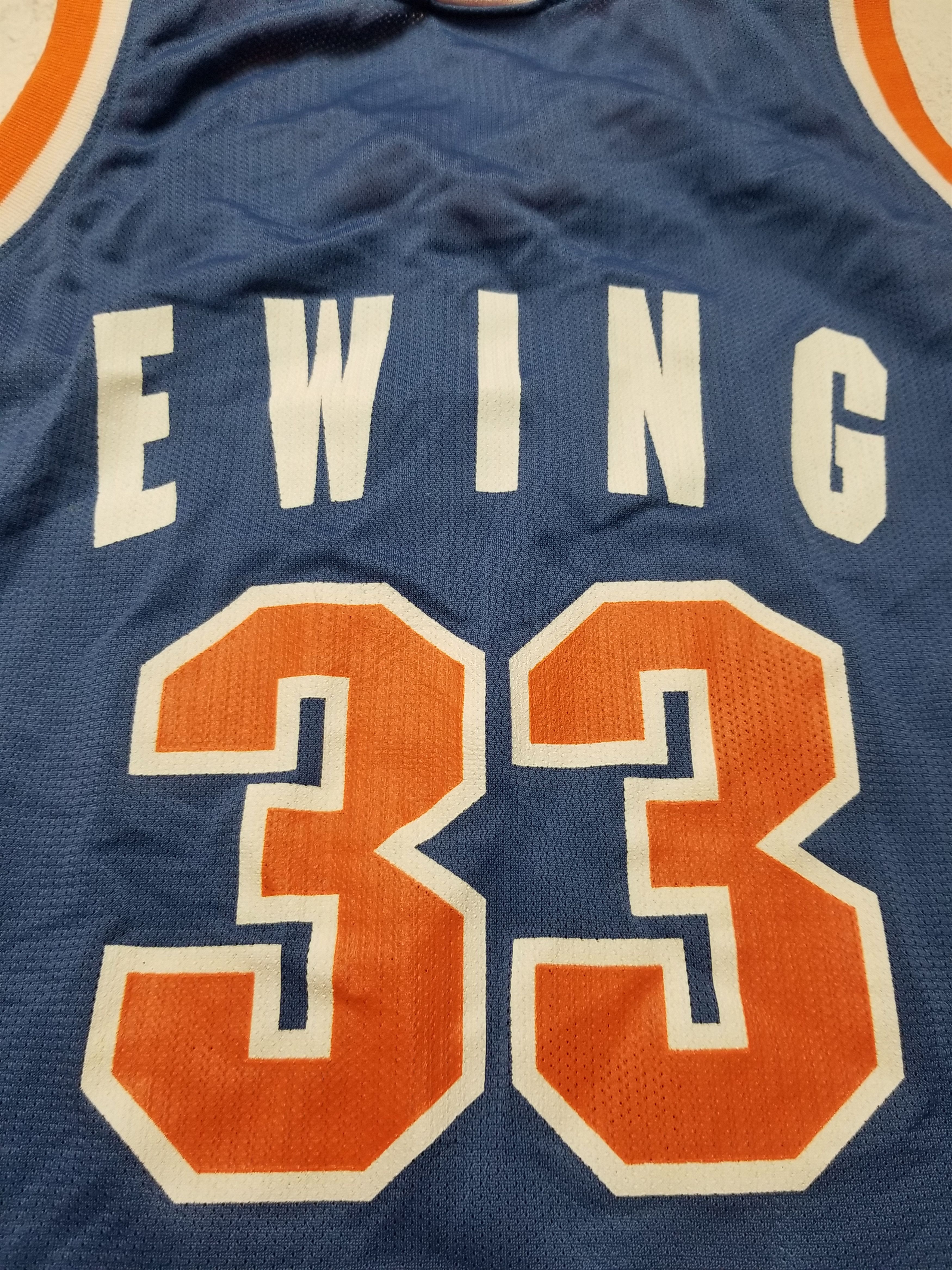Champion NEW YORK KNICKS PATRICK EWING JERSEY CHAMPION NBA Euro Cut Size US S / EU 44-46 / 1 - 5 Thumbnail