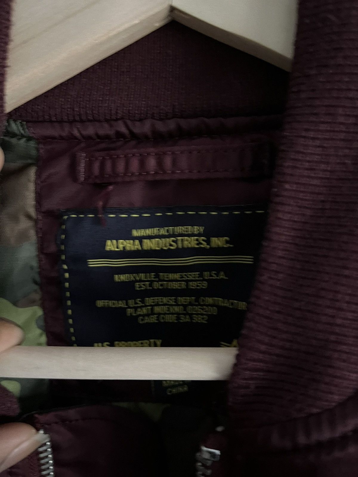 Alpha Industries Alpha Industries Reversible Burgundy/Camo Bomber Jacket Size US L / EU 52-54 / 3 - 3 Thumbnail