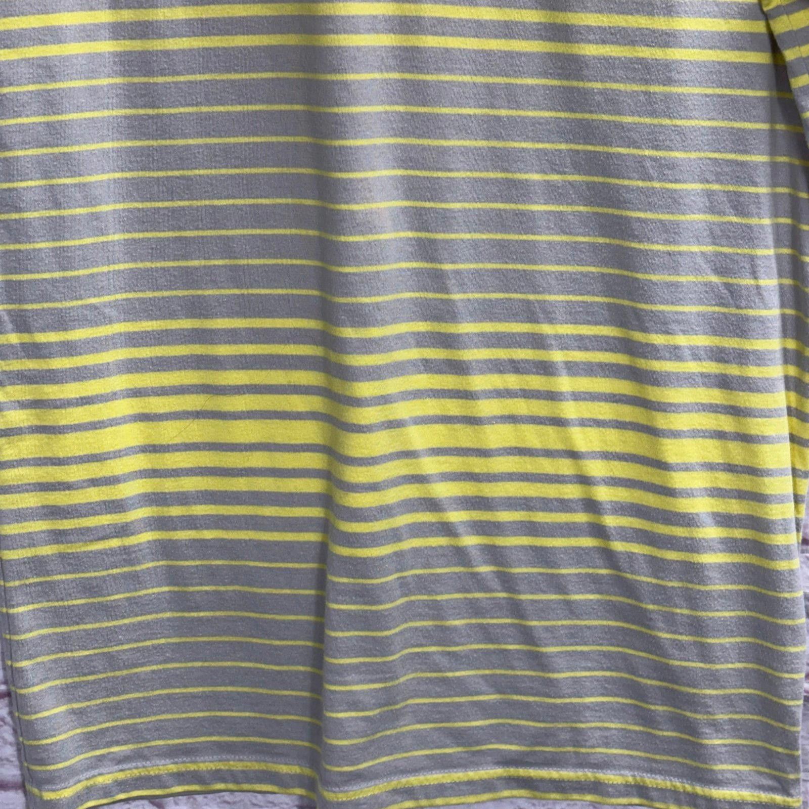 Mossimo Mossimo Supply Co Athletic Fit Striped V-Neck T-Shirt Small Size US S / EU 44-46 / 1 - 3 Thumbnail