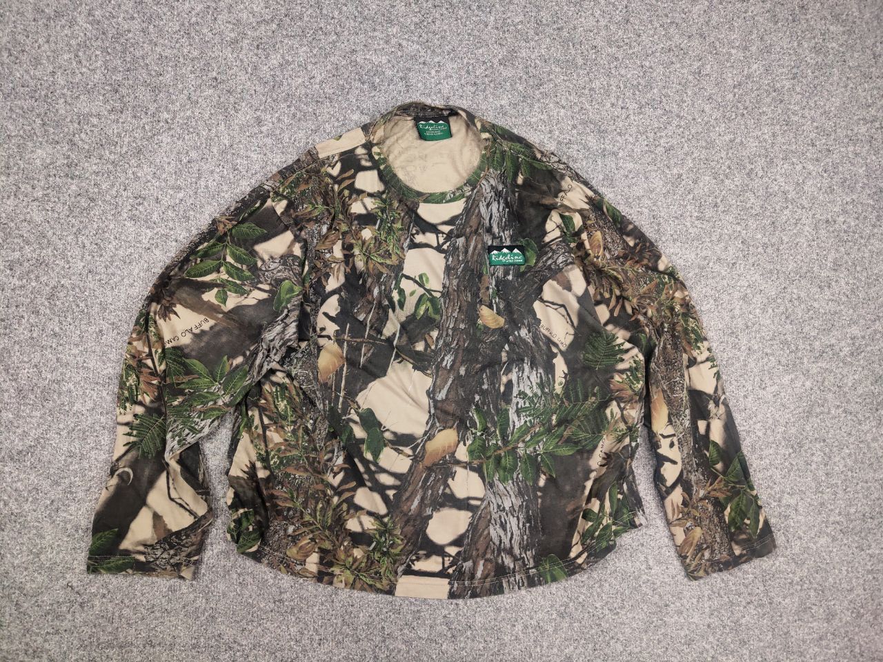 Realtree Vintage Buffalo camo Real Tree Light Long Sleeve Y2K Style Size US M / EU 48-50 / 2 - 9 Thumbnail