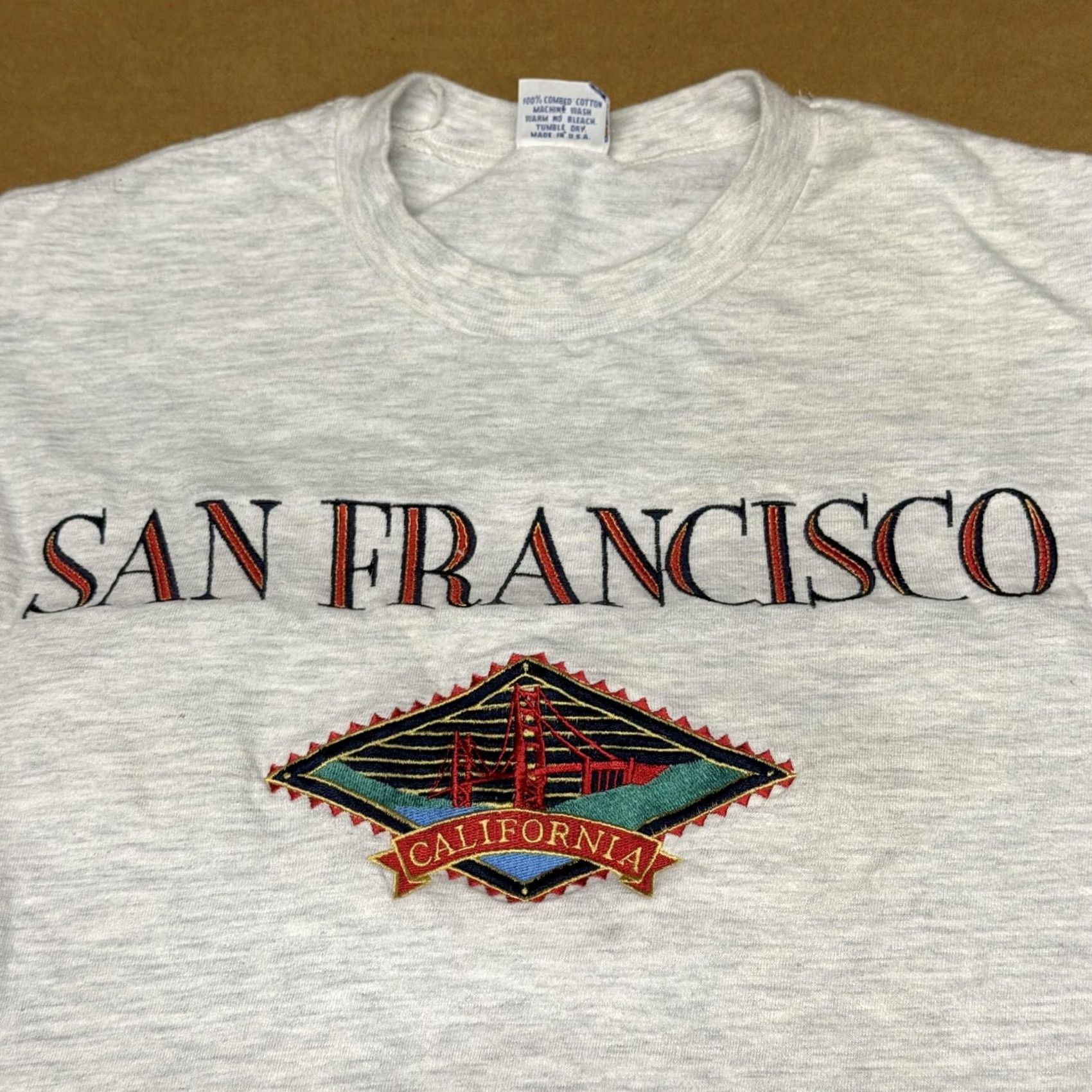 Vintage Crazy Shirts Shirt Mens Small Gray San Francisco California Embroidered Tee Size US L / EU 52-54 / 3 - 2 Thumbnail