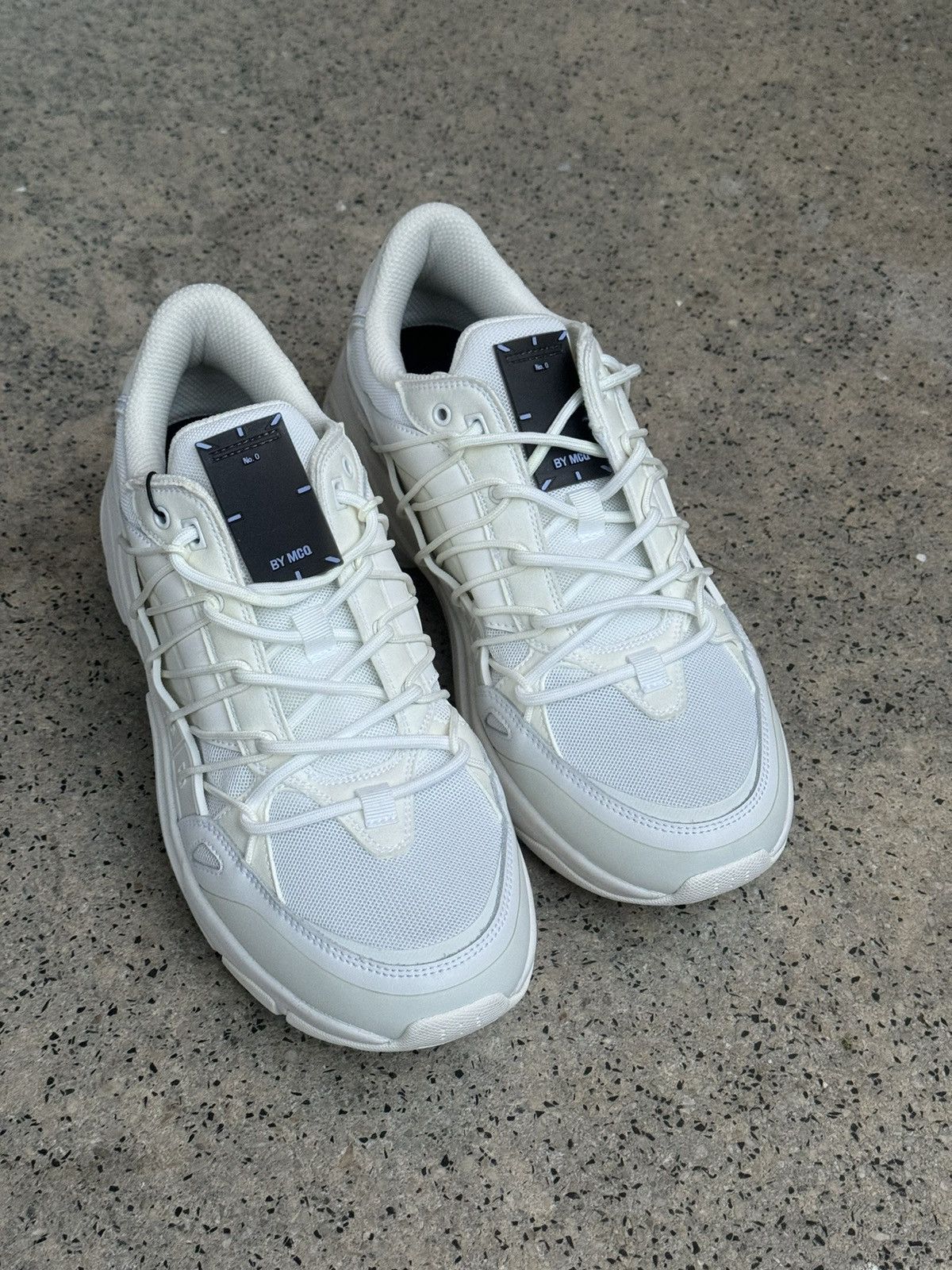 image of Alexander Mcqueen Aratana Panelled Lace-Up Sneakers in White, Men's (Size 10)