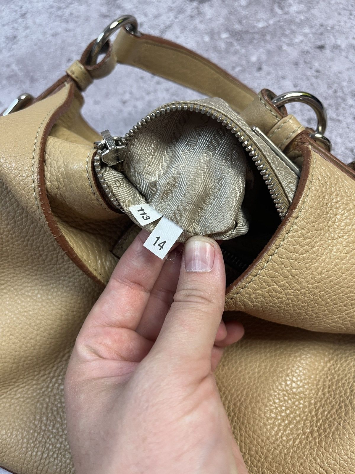 Prada 2000’s Prada Beige Vitello Daino Leather Hobo Shoulder Bag Size ONE SIZE - 6 Thumbnail
