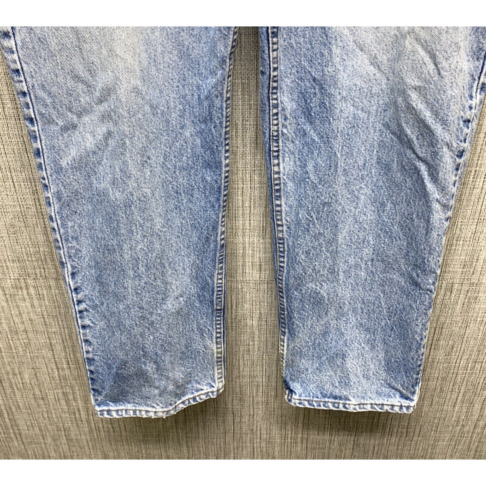 Levi's VINTAGE Levi’s 540 Jeans Mens Blue Light Wash Zip Fly Denim 42 X 30 USA Made Denim Jeans Men Regular Inseam 30 Size US 42 / EU 58 - 4 Thumbnail