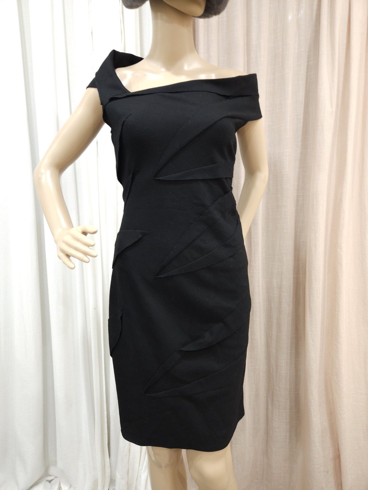 Diane von Furstenberg × Vintage DIANE VON FURSTENBERG Wool Elastic Slim-Fit Ruffled Dress Size S / US 4 / IT 40 - 2 Thumbnail