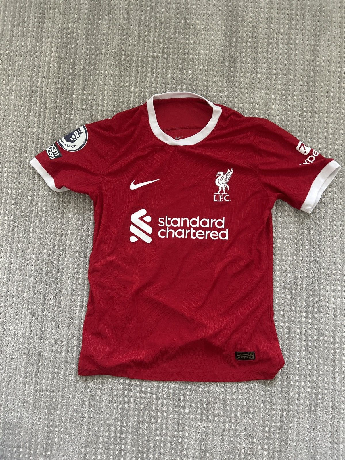 Nike Liverpool 22/23 Home Jersey Size US M / EU 48-50 / 2 - 1 Thumbnail