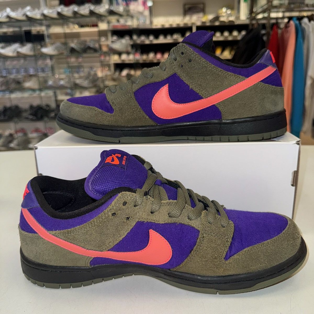 Nike Size 10 - Nike Dunk Pro SB Low Medium Olive Atomic Red Size US 10 / EU 43 - 2 Thumbnail