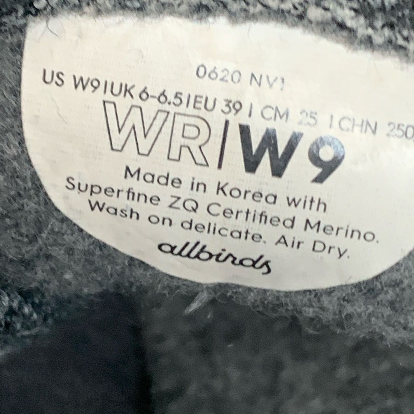 Allbirds WOMENS ALLBIRDS WOOL RUNNERS SHOES SIZE 9 GRAY BLACK NICE Size US 9 / EU 42 - 6 Thumbnail