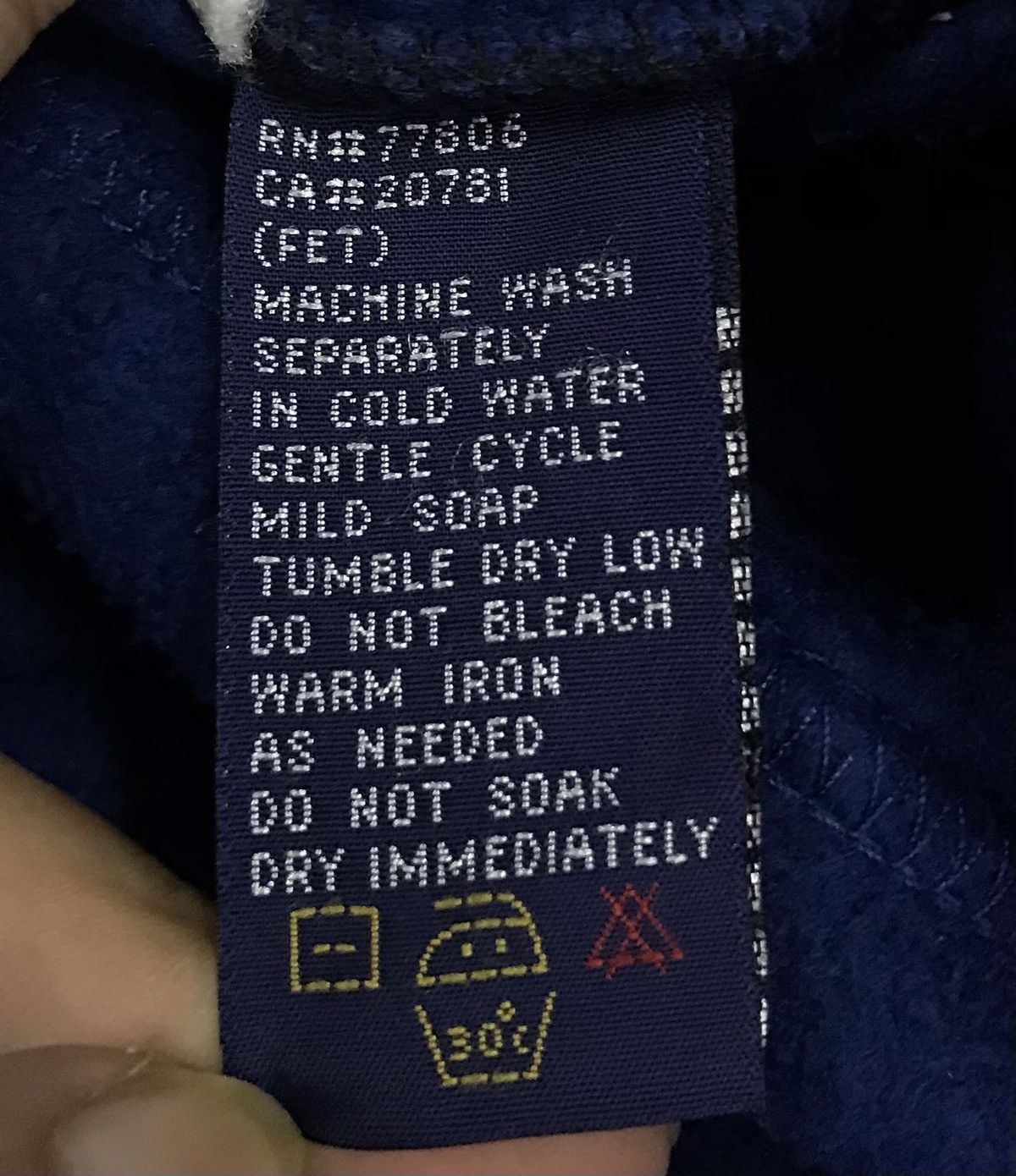 Tommy Hilfiger × Vintage Vintage Tommy Hilfiger Outdoors Sweatshirt Size US L / EU 52-54 / 3 - 15 Thumbnail