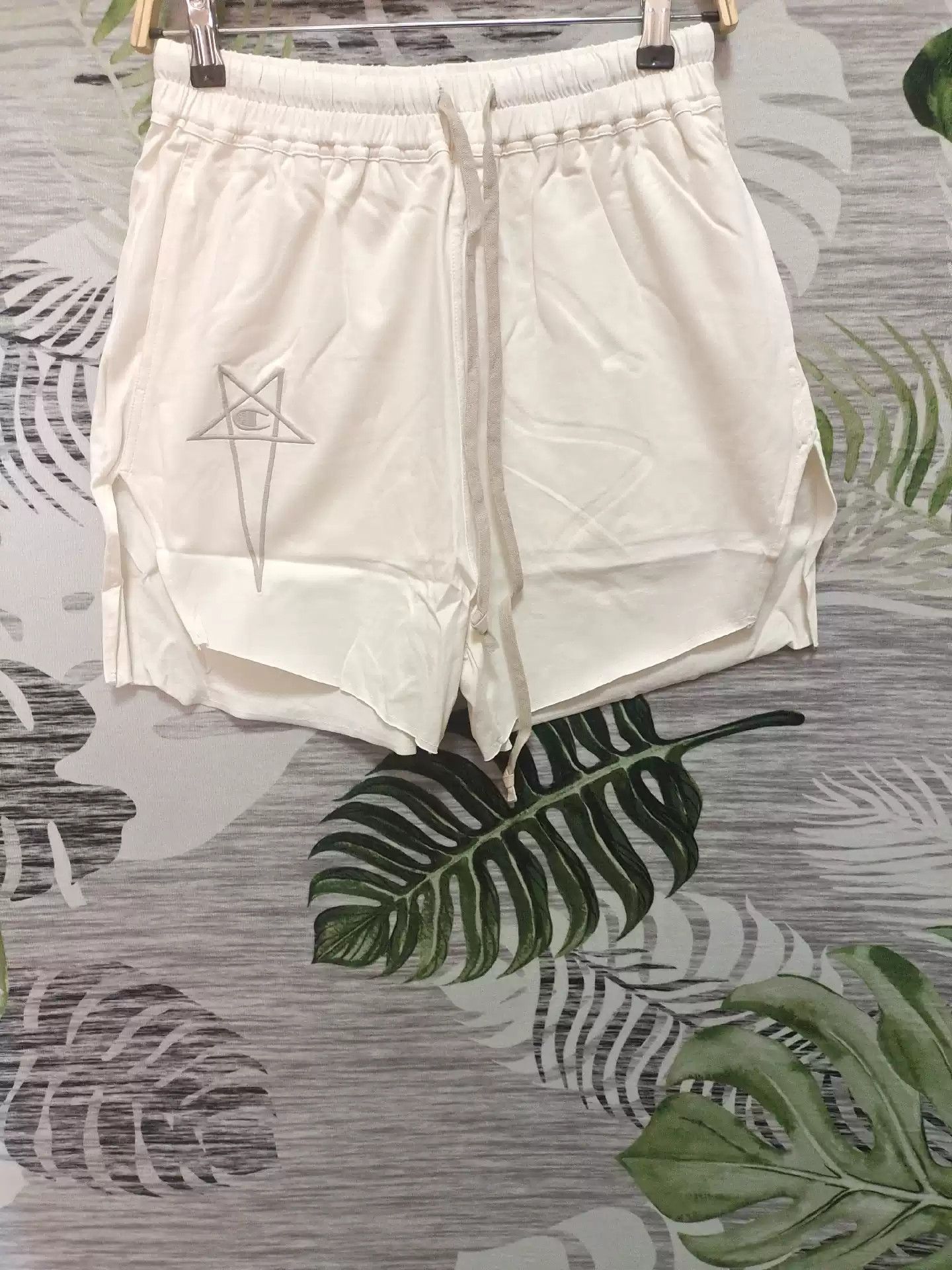 Rick Owens Rack Owens Embroidered five-pointed star shorts Size US 30 / EU 46 - 1 Thumbnail
