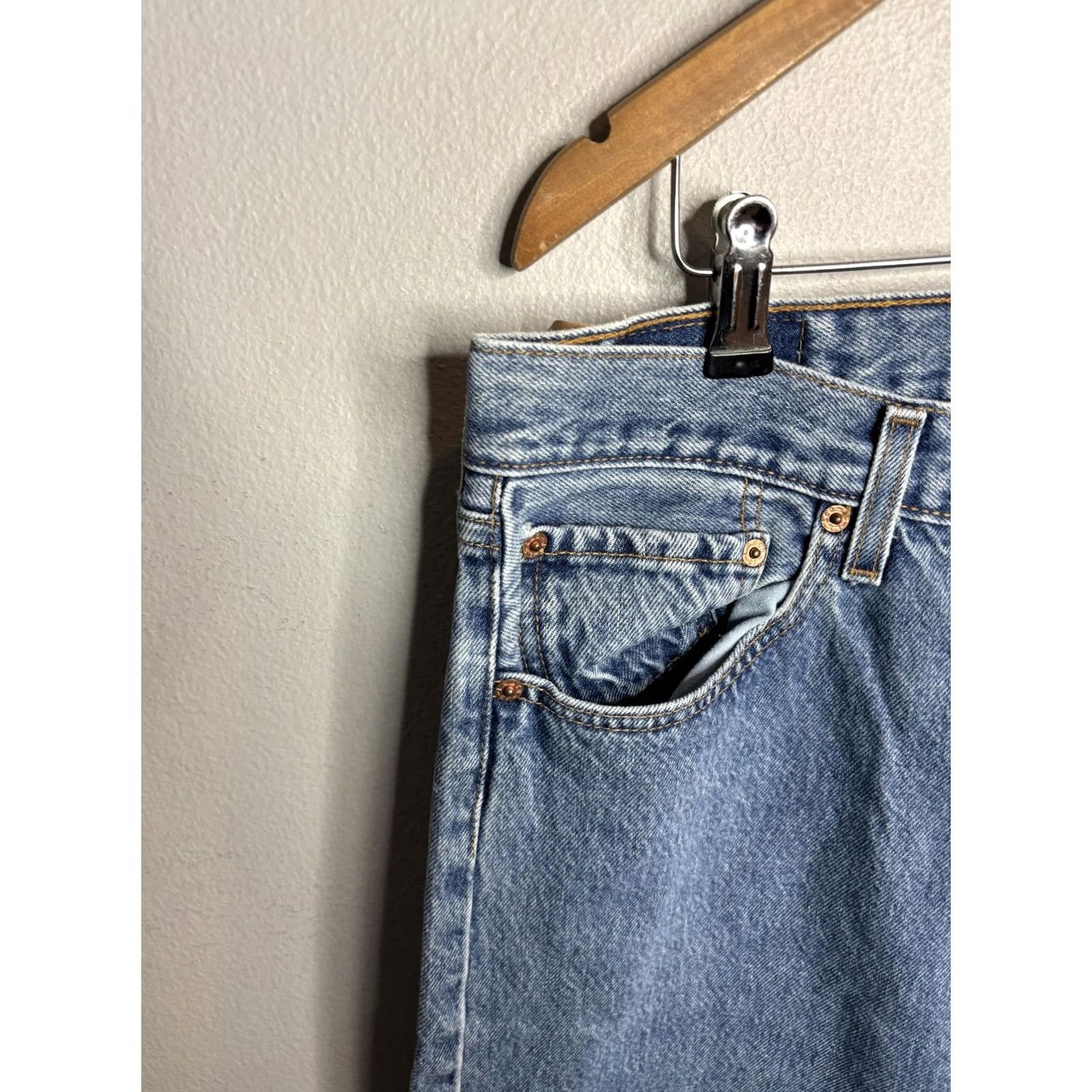 Levi's Levis 501 Jeans Mens 36x34 Light Wash Blue Denim Button Fly Straight Leg Classic Size US 36 / EU 52 - 7 Thumbnail