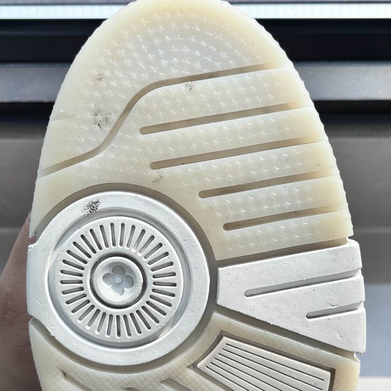Louis Vuitton Louis Vuitton Trainer White Low-Top Fashion Sneakers -2508 Size US 9 / EU 42 - 7 Thumbnail