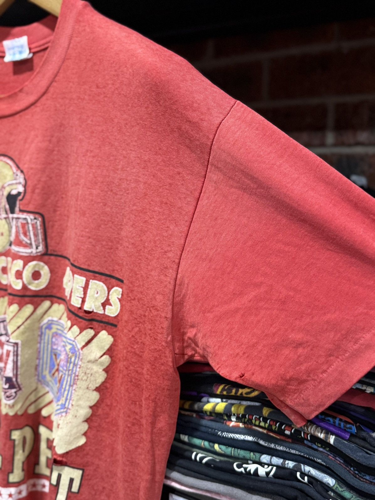 Logo 7 × NFL × Vintage Vintage NFL 49ERS Three Peat Thashed Paper Thin Tee Size US XL / EU 56 / 4 - 6 Thumbnail