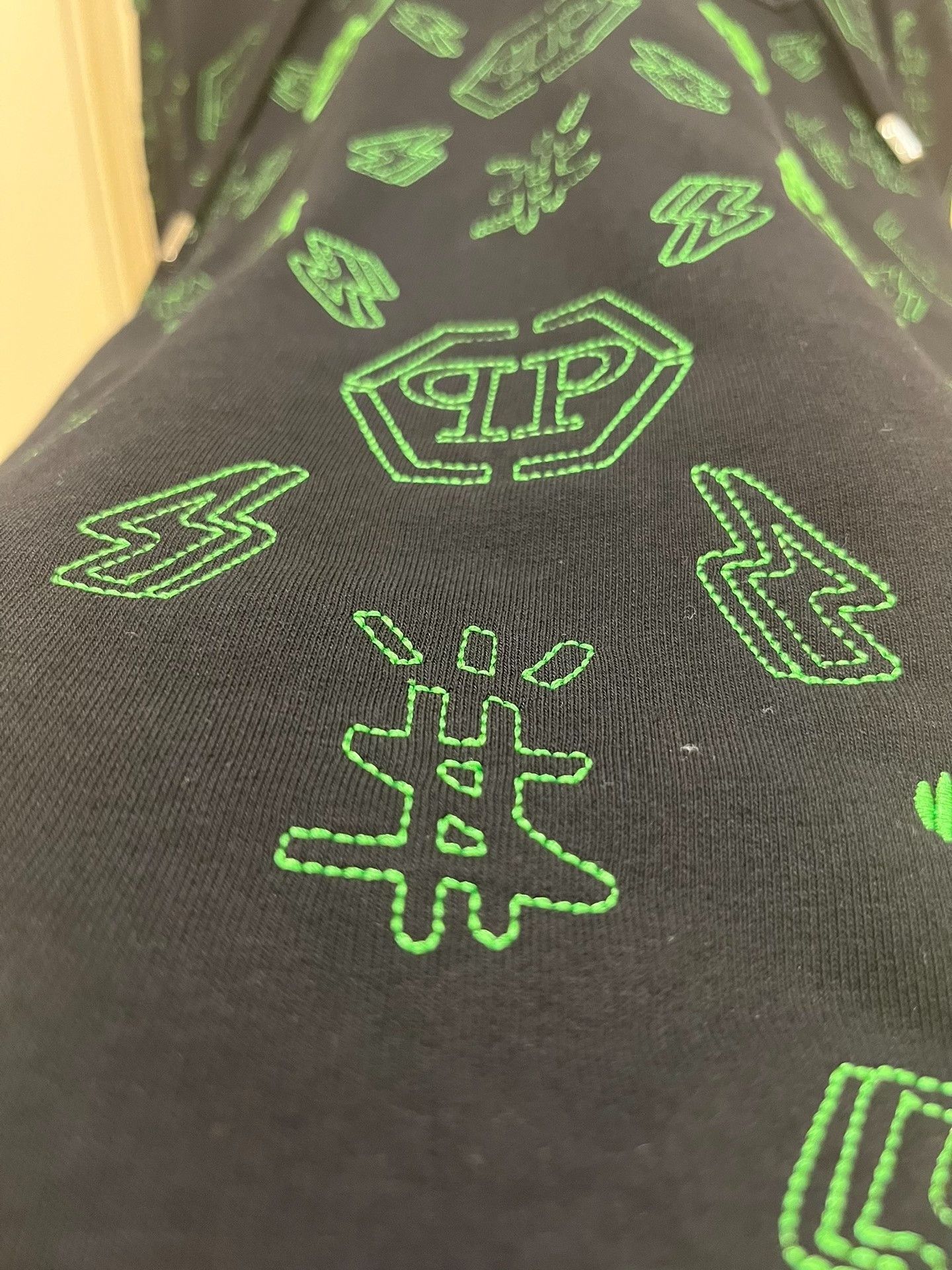 Philipp Plein Philipp Plein Black Hoodie Green Skull Logo Size US M / EU 48-50 / 2 - 5 Thumbnail