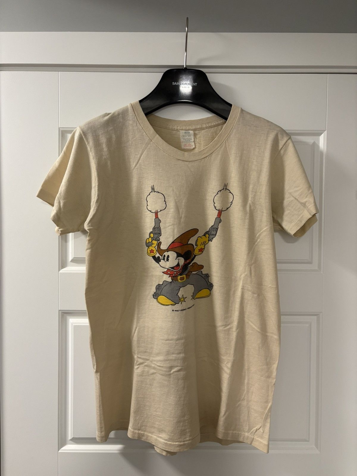Vintage Vintage Disney Mickey Mouse two gun mickey 1970’s t-shirt Size US M / EU 48-50 / 2 - 1 Thumbnail