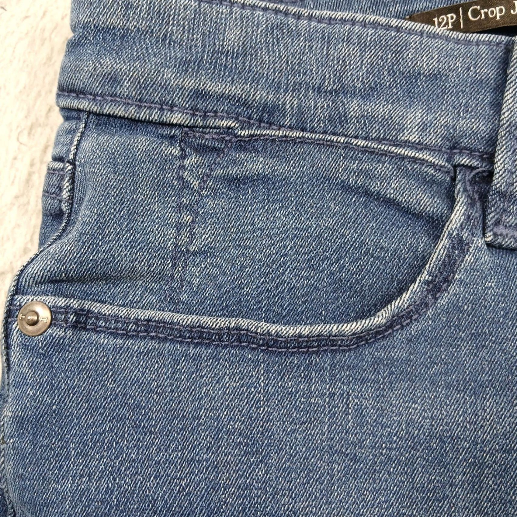 Talbots Talbots Sofia Wash Crop Denim Jegging Jeans 12P Petite Stretch Women EUC Size 34" / US 12 / IT 48 - 6 Thumbnail