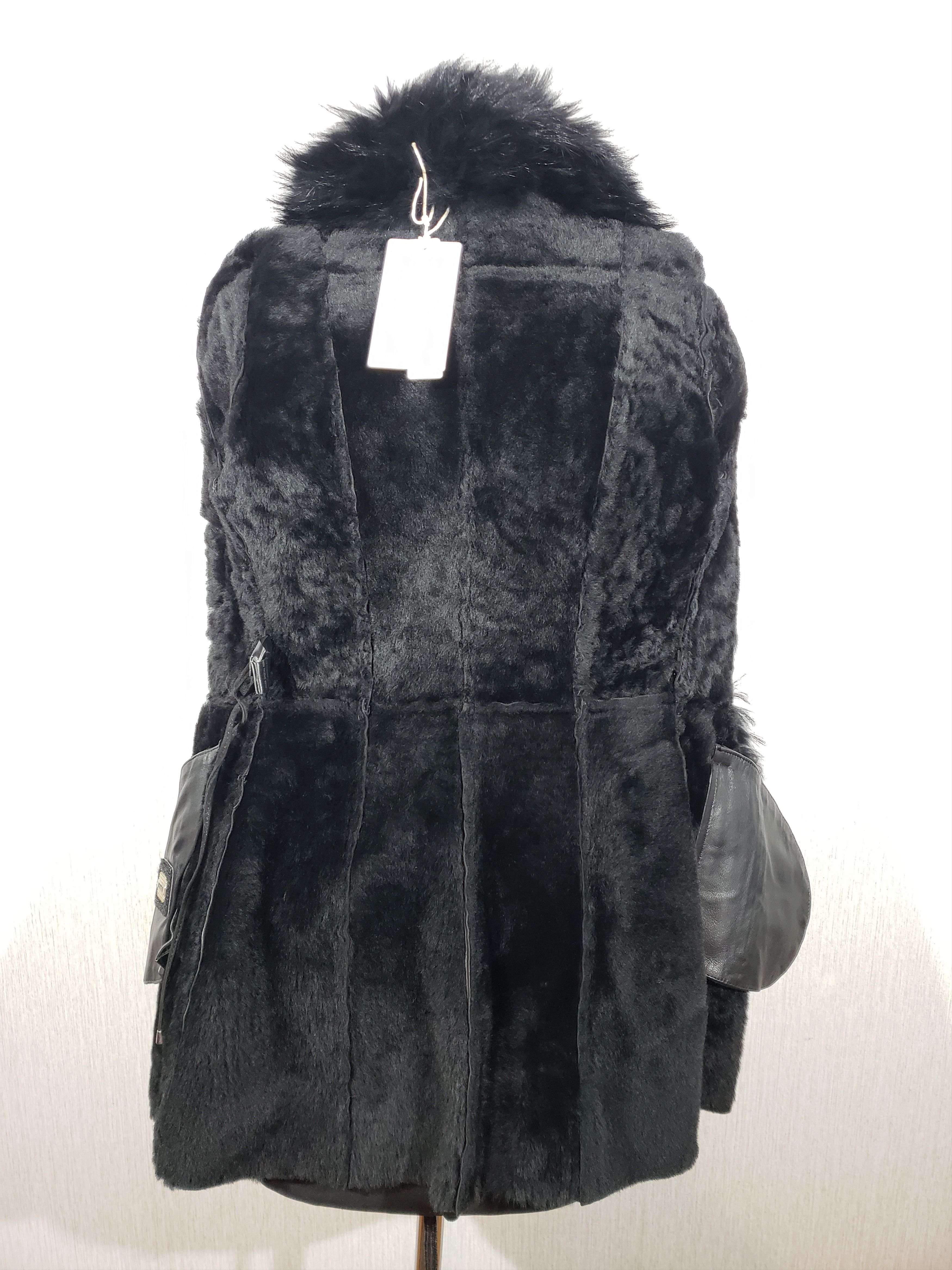 Other Stylish black sheepskin coat with a wide fluffy collar. Size S / US 4 / IT 40 - 7 Thumbnail