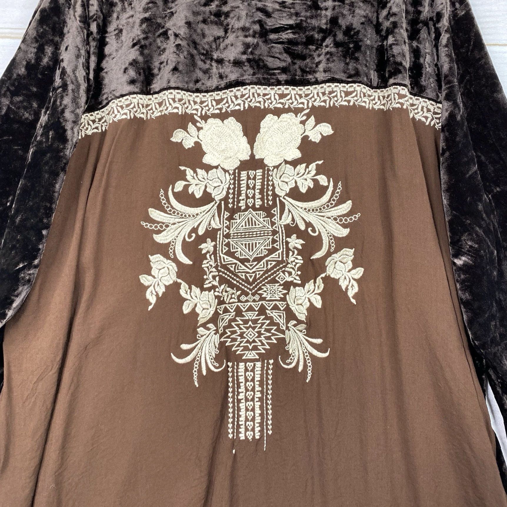 Vintage Andree By Unit Tunic Top Womens 2X Brown Velvet Embroidered Floral Bohemian 3/4 Sleeve Casual Blouse Shirt XS? Size XXL / US 16-18 / IT 52-54 - 7 Thumbnail