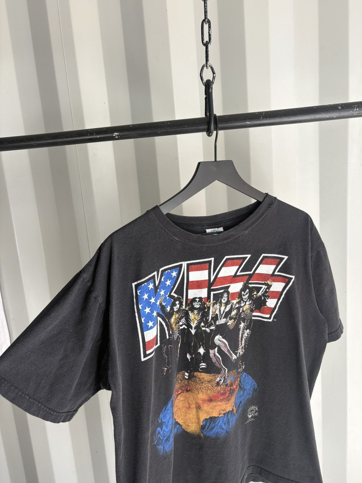 Band Tees Kiss 96 Thrashed Sun Faded Distressed Shirt GRUNGE Band Boxy Size US XL / EU 56 / 4 - 5 Thumbnail