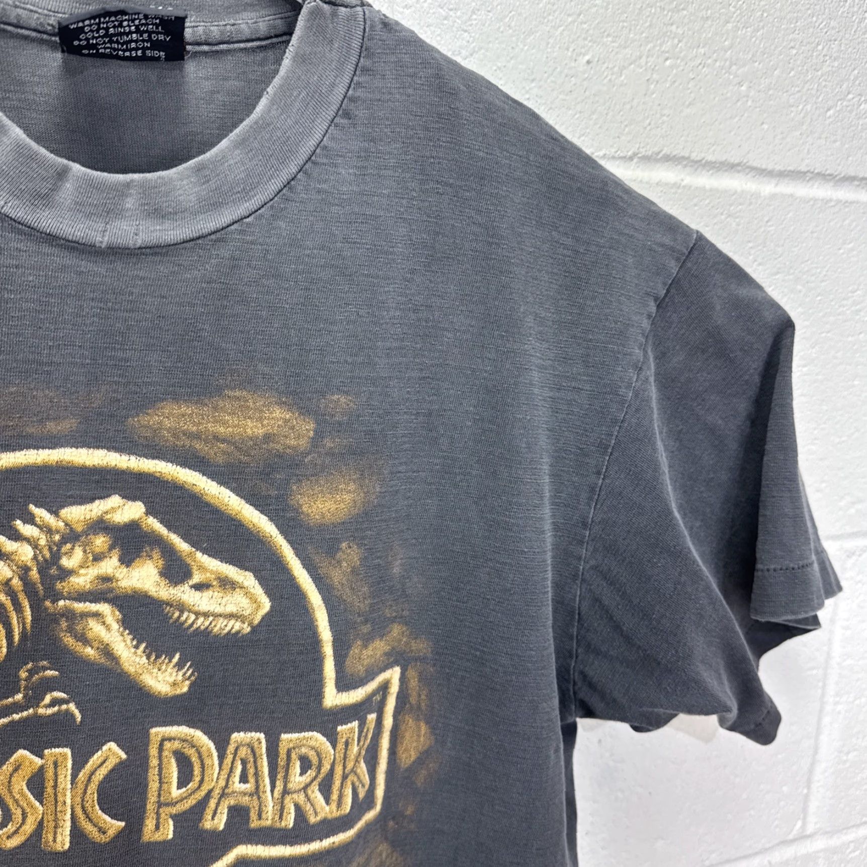 Vintage Vintage Jurassic Park 1992 T-Shirt Men Large Black Graphic Print Movie Logo Fossil 90s Size US L / EU 52-54 / 3 - 7 Thumbnail