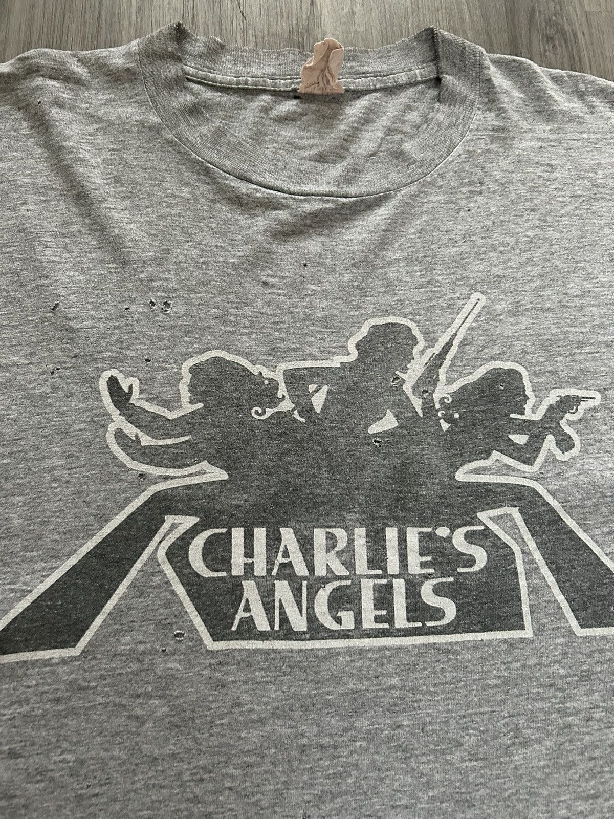 Vintage Rare Vintage '90s Charlie’s Angels Comedy Action Movie Tee Size US XL / EU 56 / 4 - 4 Thumbnail