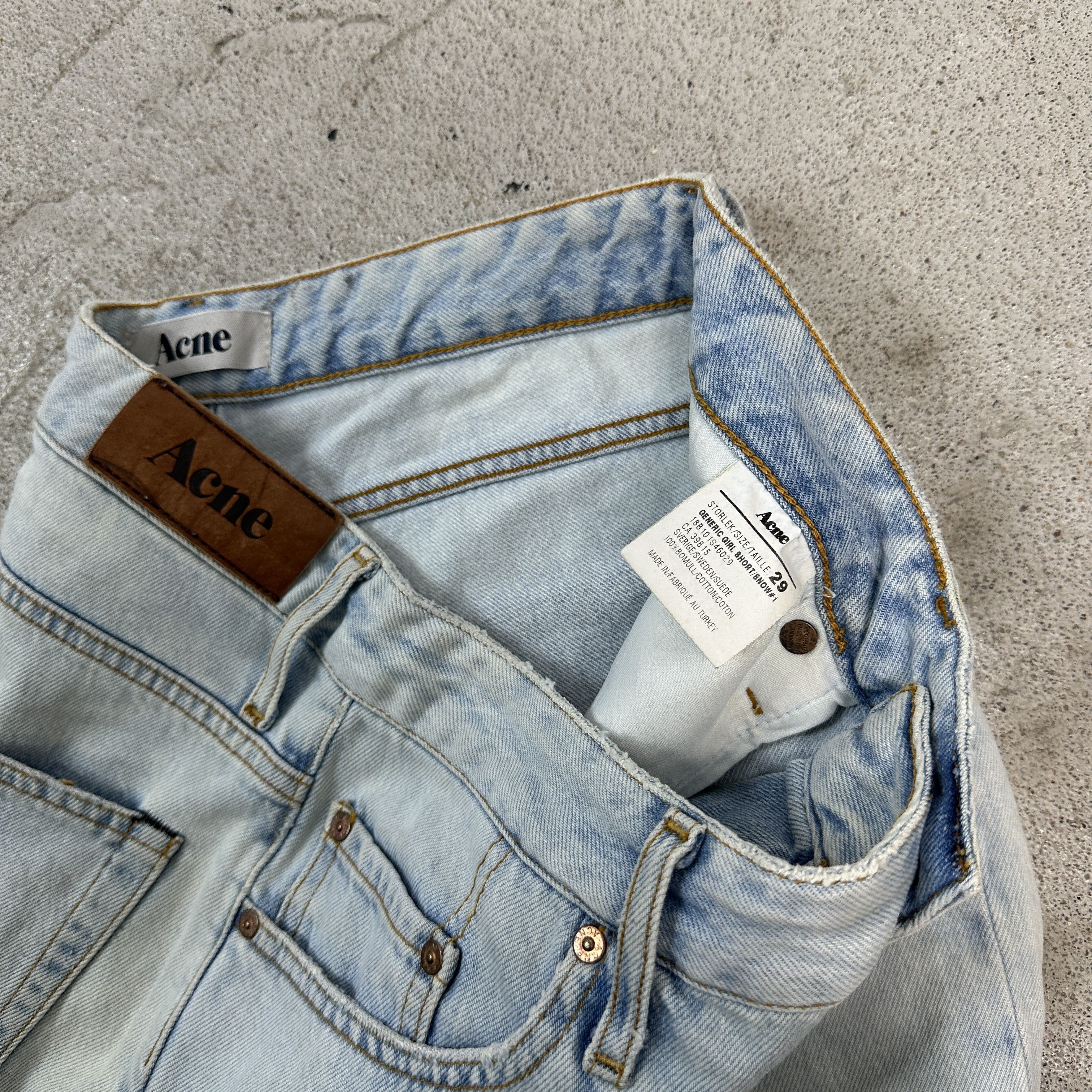Acne Studios × Vintage Acne Women's Jeans Shorts Size 26" / US 2 / IT 38 - 3 Thumbnail