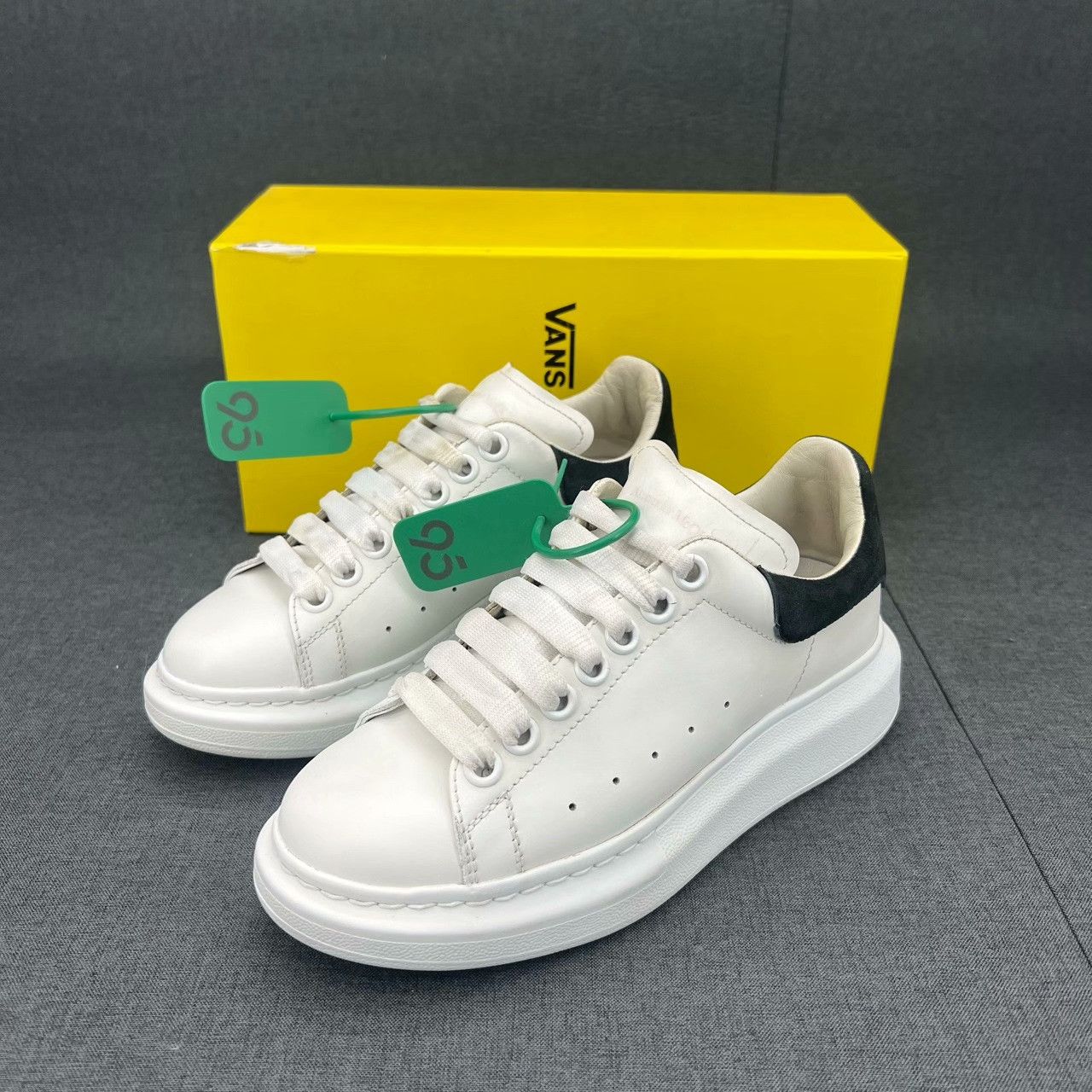 Alexander McQueen Alexander McQueen Black Lowtop Sneakers 36 Women Size US 6 / IT 36 - 1 Thumbnail