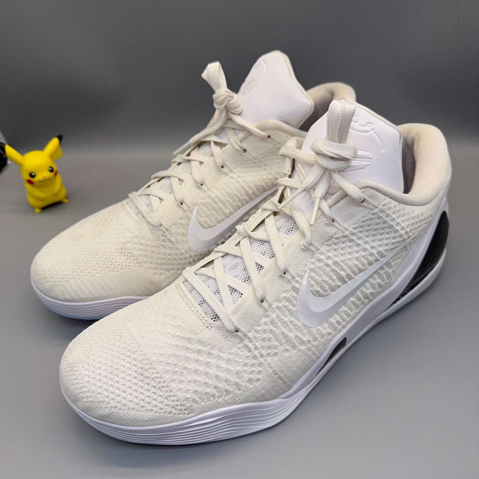 Nike Nike Kobe 9 White 47.5 Size US 14 / EU 47 - 1 Thumbnail