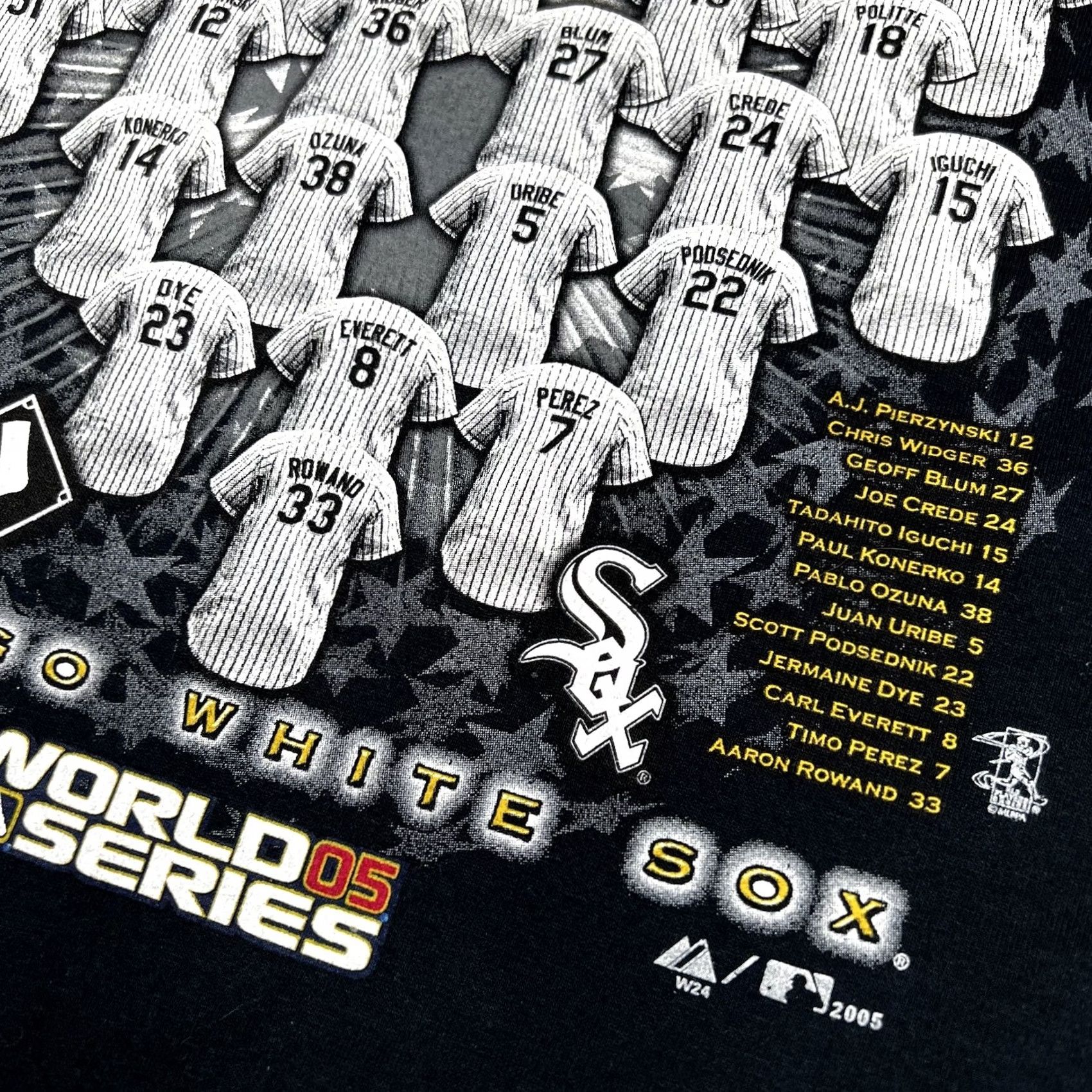 Gildan VINTAGE White Sox 2005 World Series Champions T-Shirt 2XL Big Graphic MLB Chicago White Sox Graphic Tee Unisex Adults Shirt Men Women Size US XXL / EU 58 / 5 - 7 Thumbnail