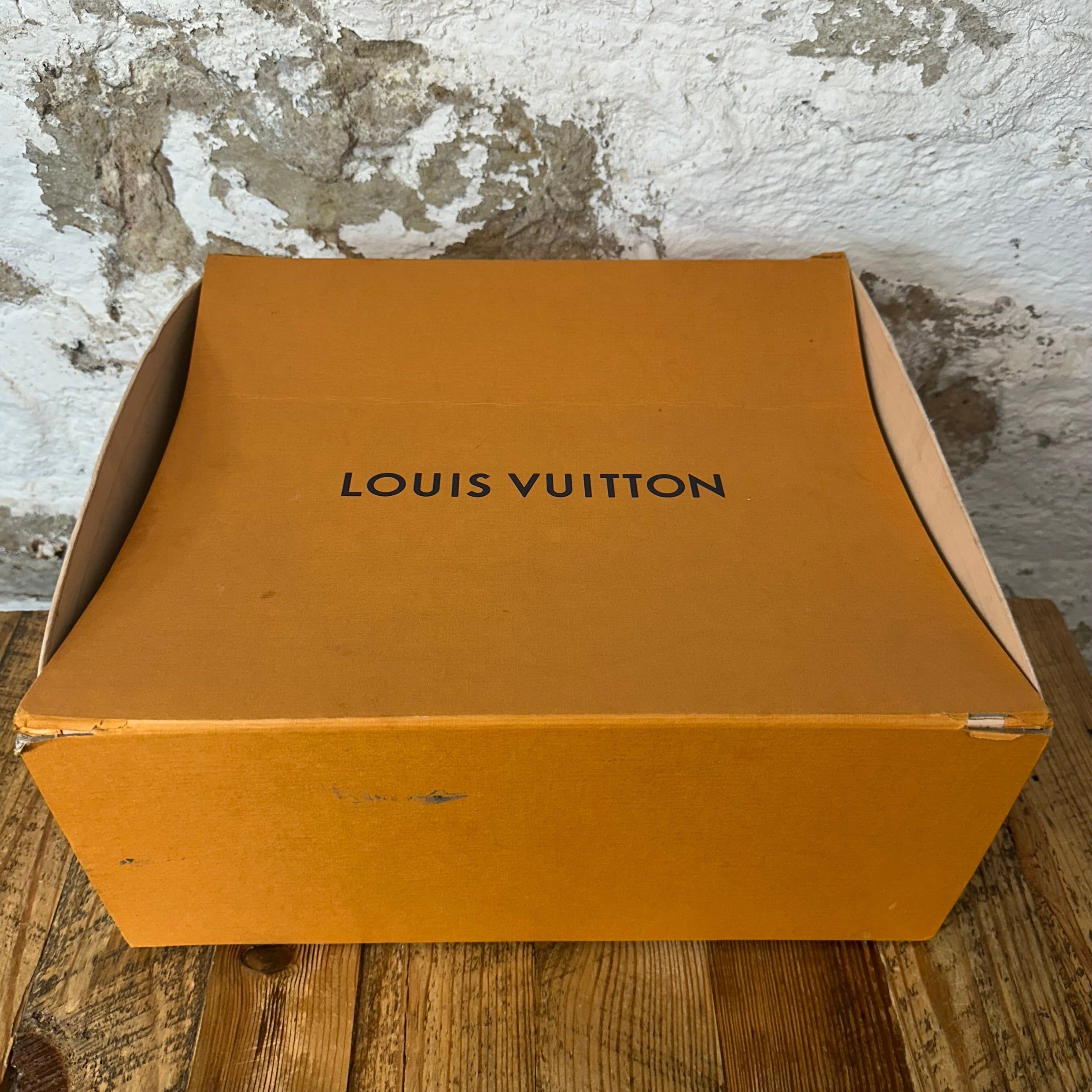Louis Vuitton Louis Vuitton Marine Patent Trainer Sneaker Sz 11 (9.5LV) Size US 11 / EU 44 - 7 Thumbnail