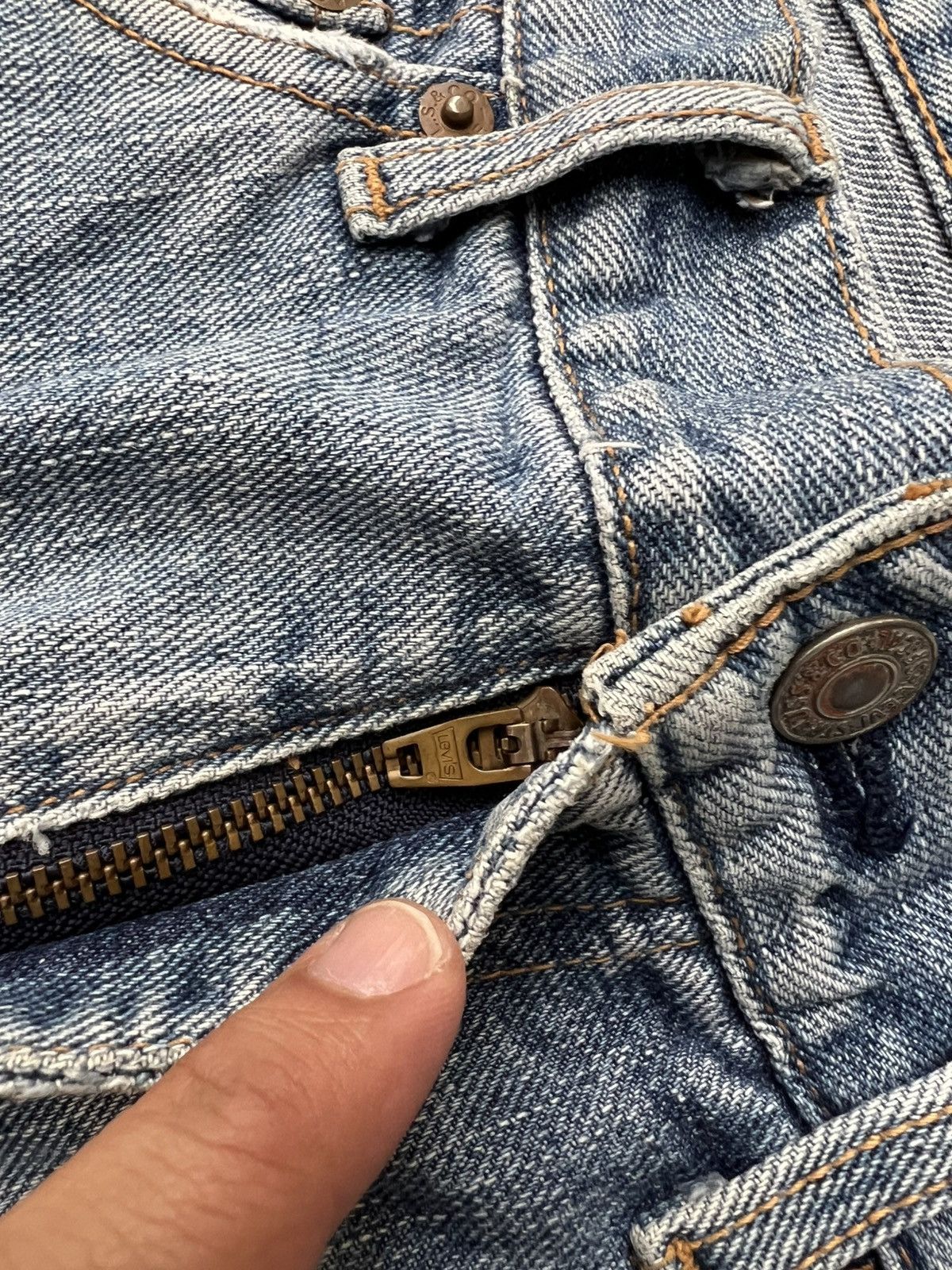 Levi's Vintage Levis 533 Distressed Light Wash Jean Size US 32 / EU 48 - 14 Thumbnail
