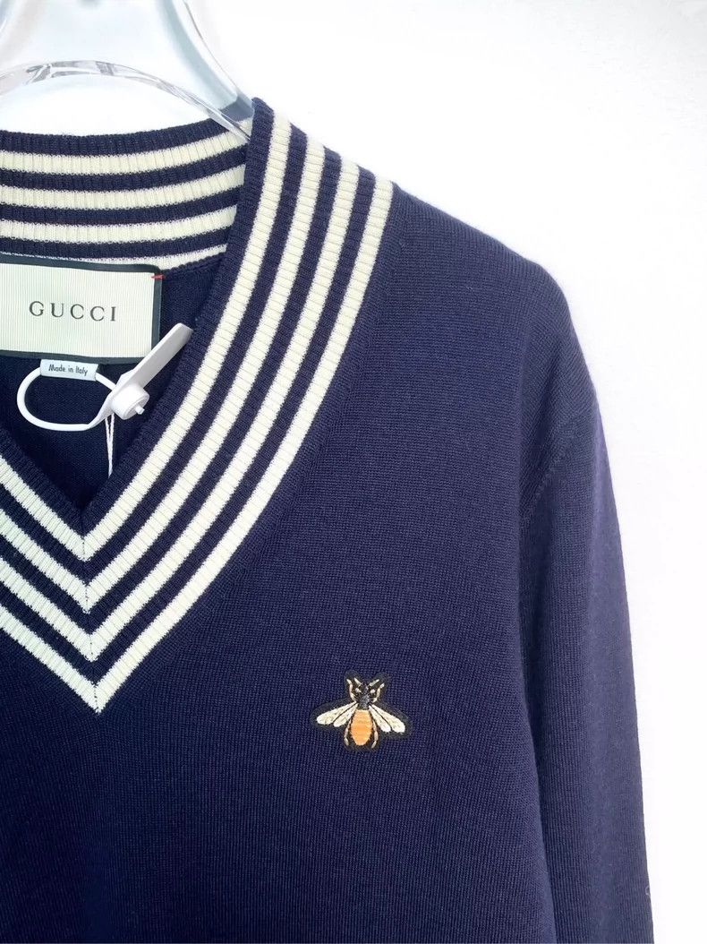 Gucci Gucci Little bee embroidered V-neck striped trim knitted sw Size US M / EU 48-50 / 2 - 3 Thumbnail