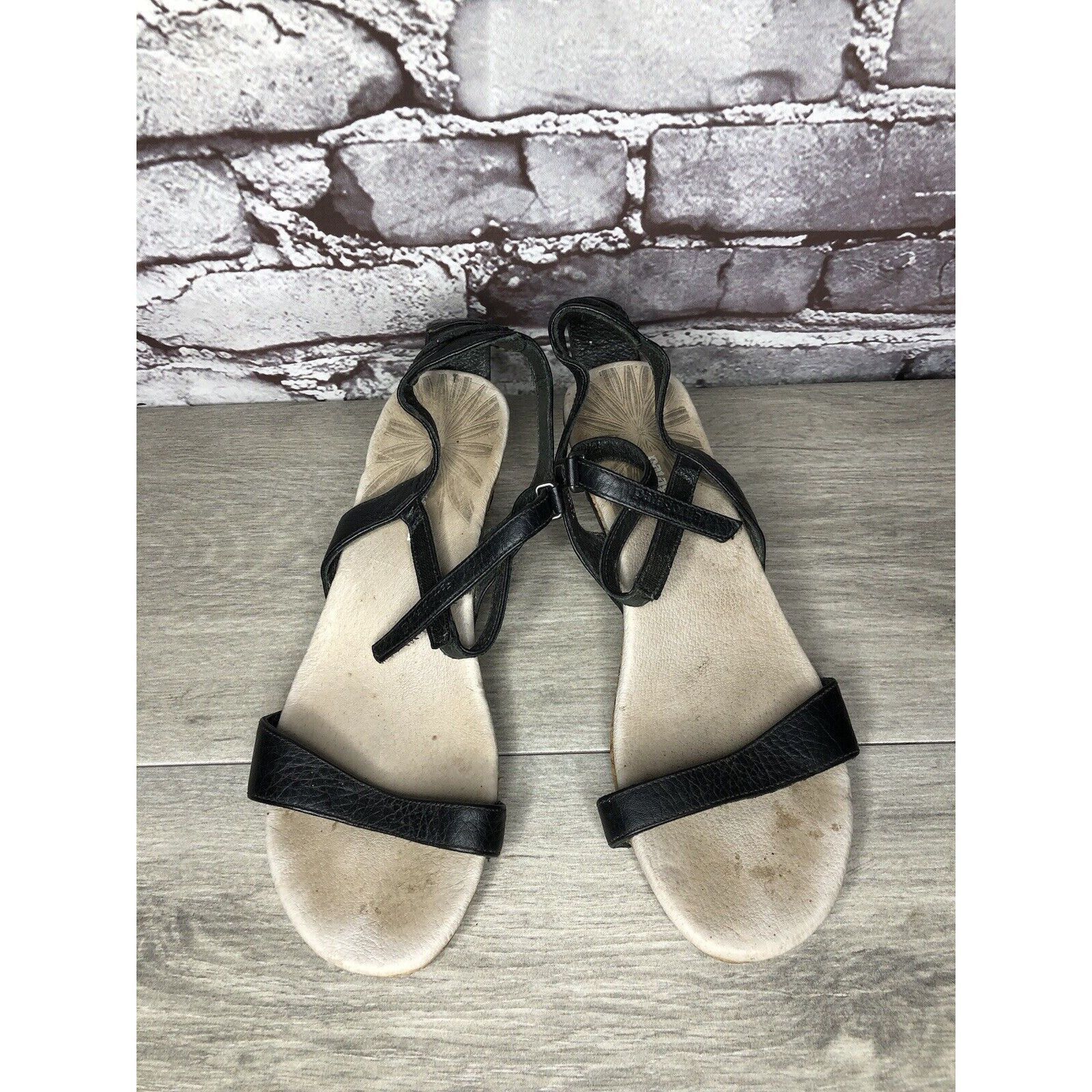 Patagonia Patagonia Black Leather Ankle Strap Cork Wedge Sandals Women Size US 6.5 / IT 36.5 - 19 Thumbnail