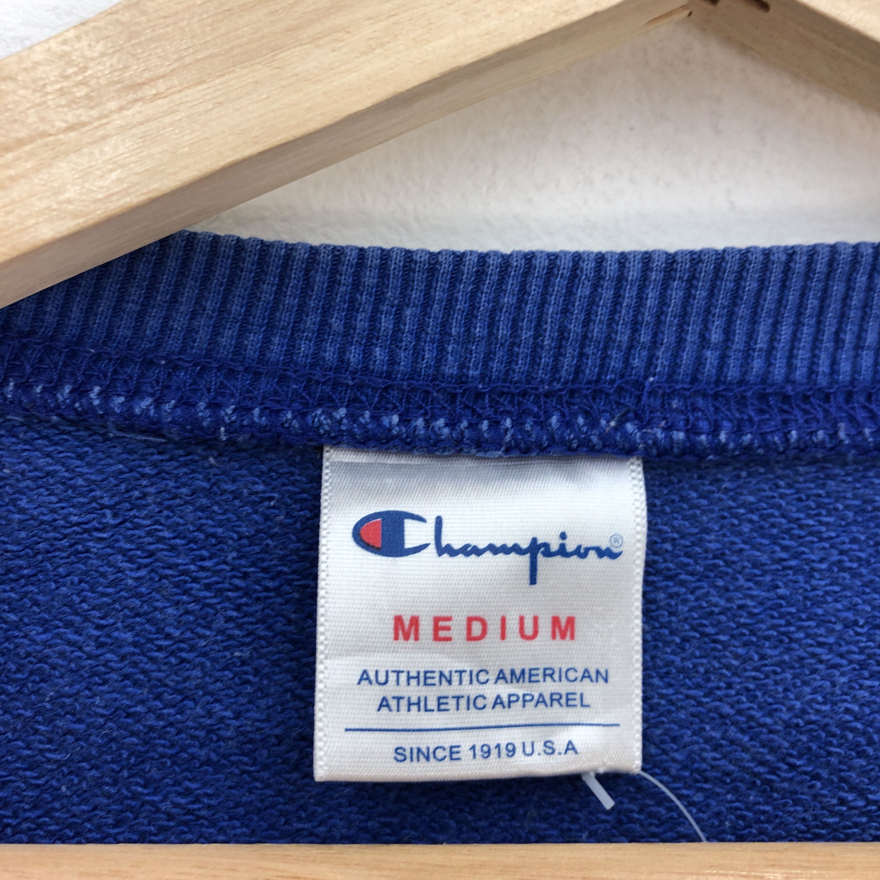 Champion Vintage Champion Sweater Champion Script Sweatshirt Jumper Size US S / EU 44-46 / 1 - 4 Thumbnail
