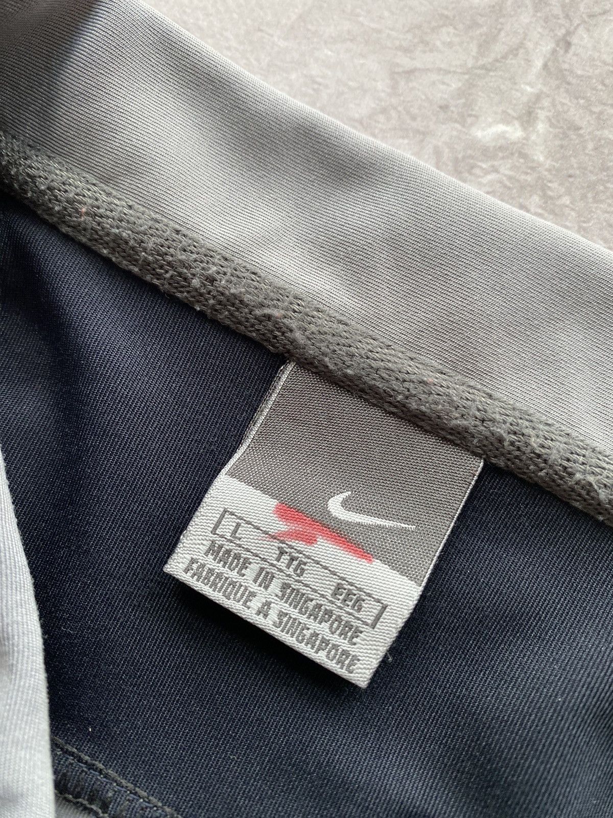 Nike Vintage Nike Court Two-Tone Tennis Polo Shirt Grey Navy Size US L / EU 52-54 / 3 - 8 Thumbnail