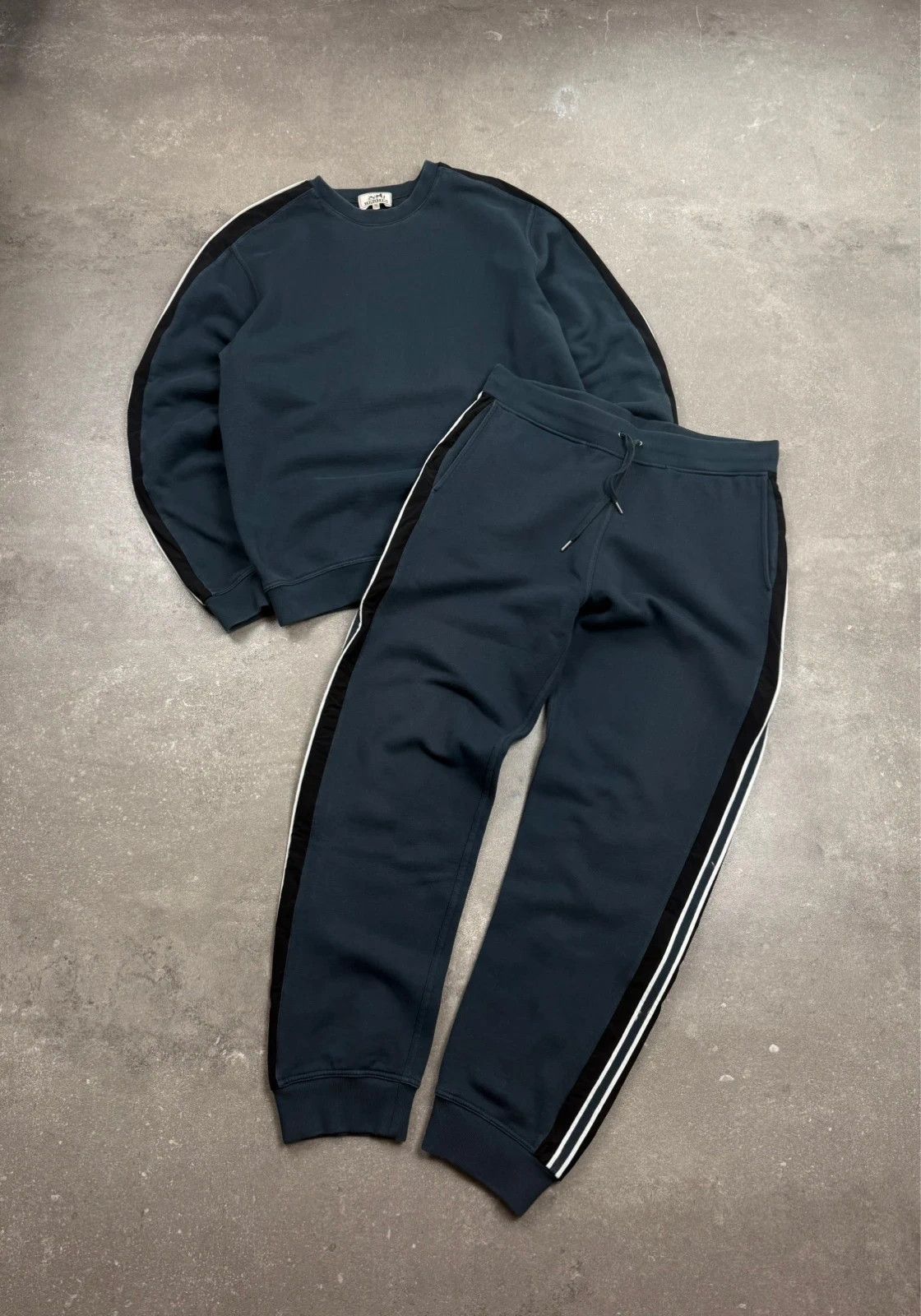 Hermes Hermès suit sweaters + pants luxury old money street wear Size US XL / EU 56 / 4 - 1 Thumbnail