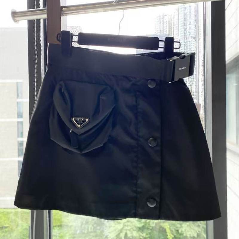Prada Prada Nylon Pouch Belt Mini Skirt Size 38 Size 26" / US 2 / IT 38 - 1 Thumbnail