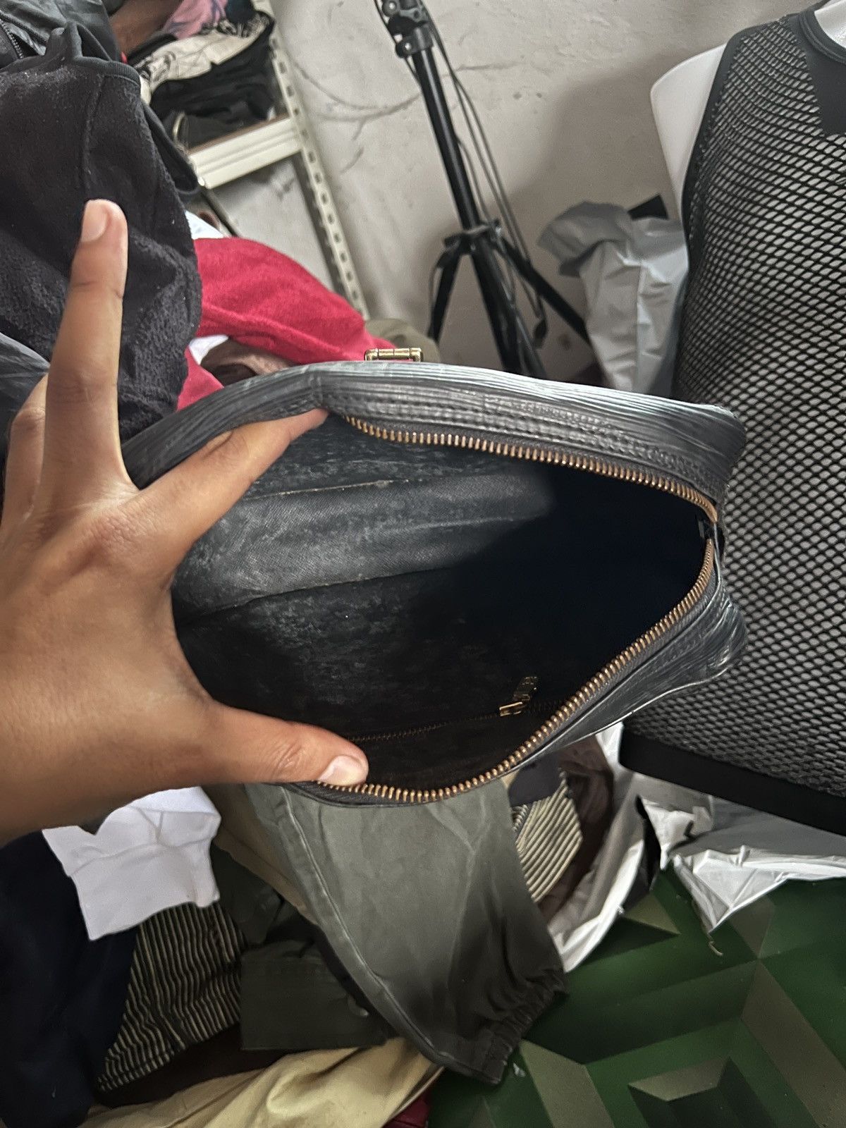 Louis Vuitton Authentic Louis Vuitton Juenne Pille Epi ❌no Soulder❌ Size ONE SIZE - 11 Thumbnail