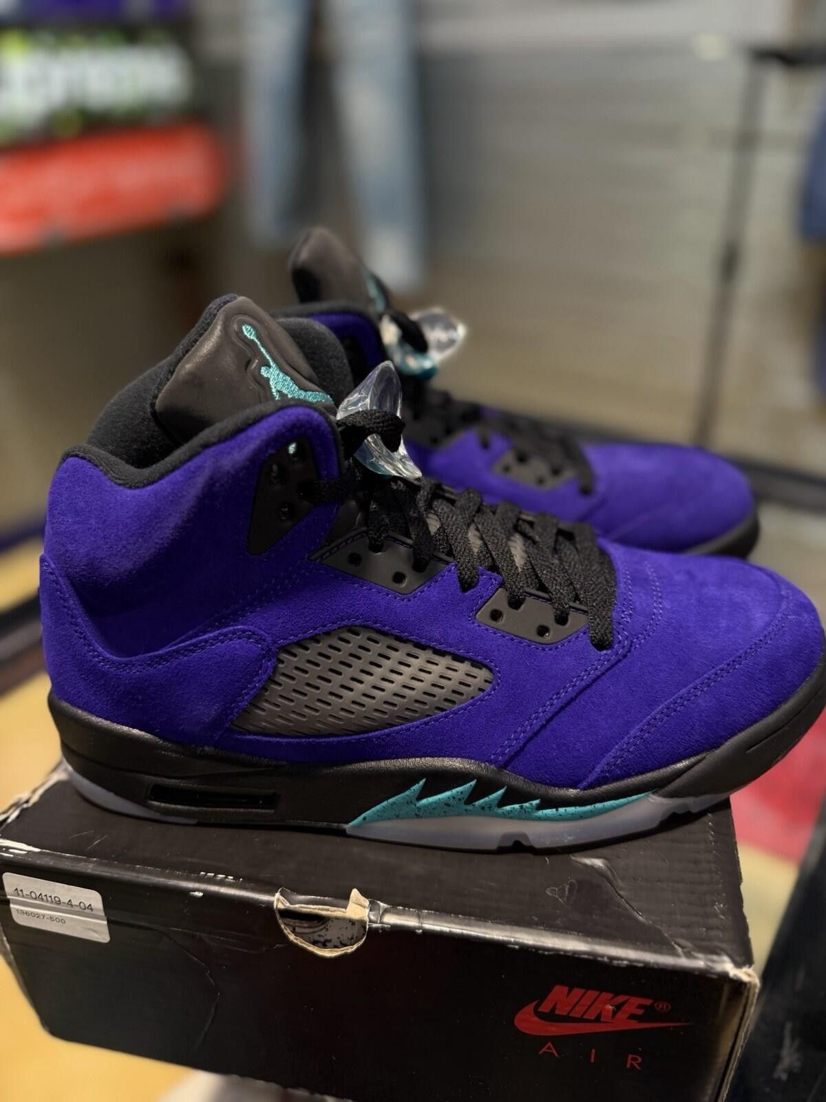 Jordan Brand Jordan 5 Retro Alternate Grape 2020 Size 10 Pre-Owned Purple Size US 10 / EU 43 - 4 Thumbnail